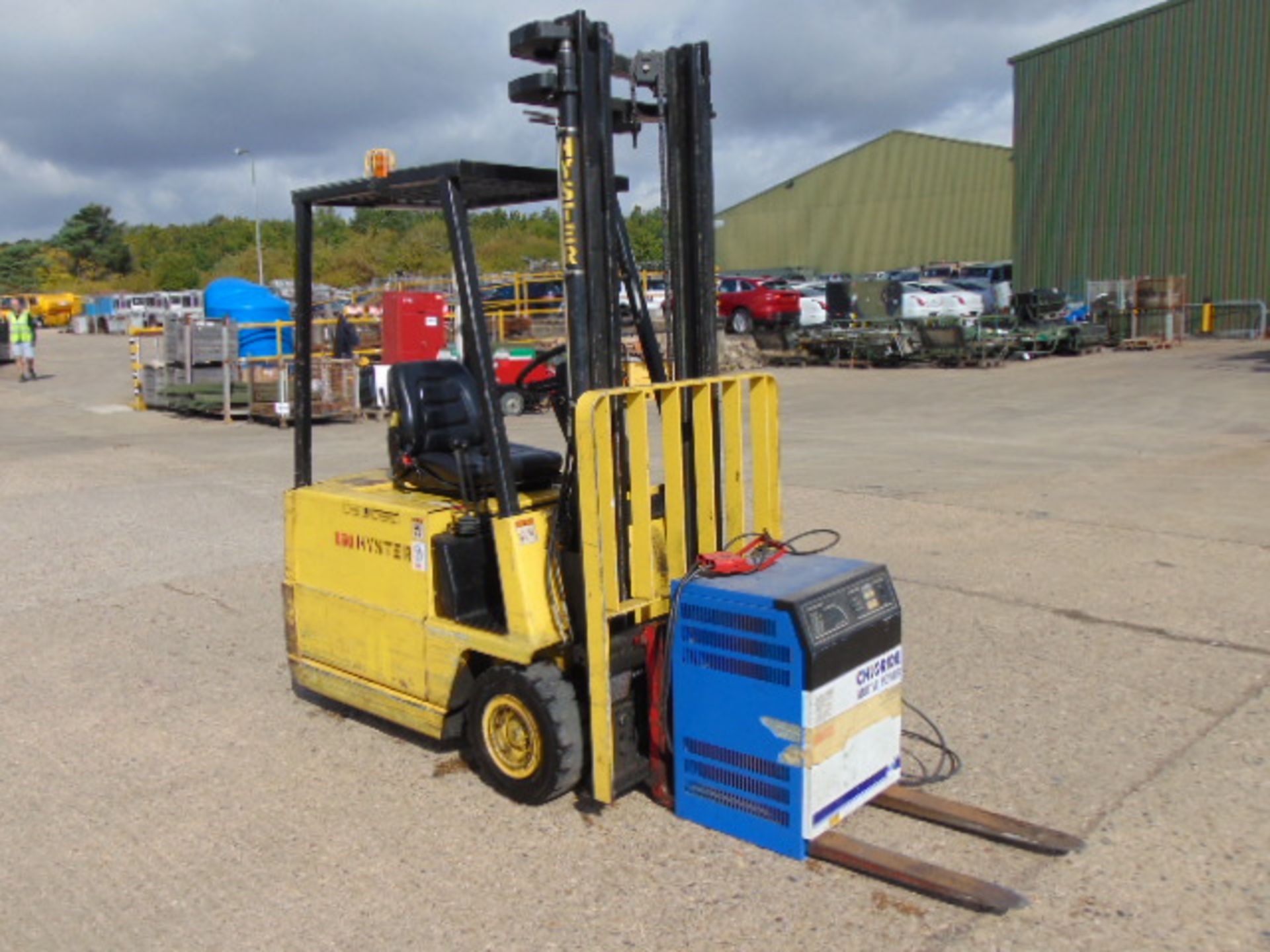 Hyster A1.50XL Electric Forklift with sideshift - Image 2 of 15