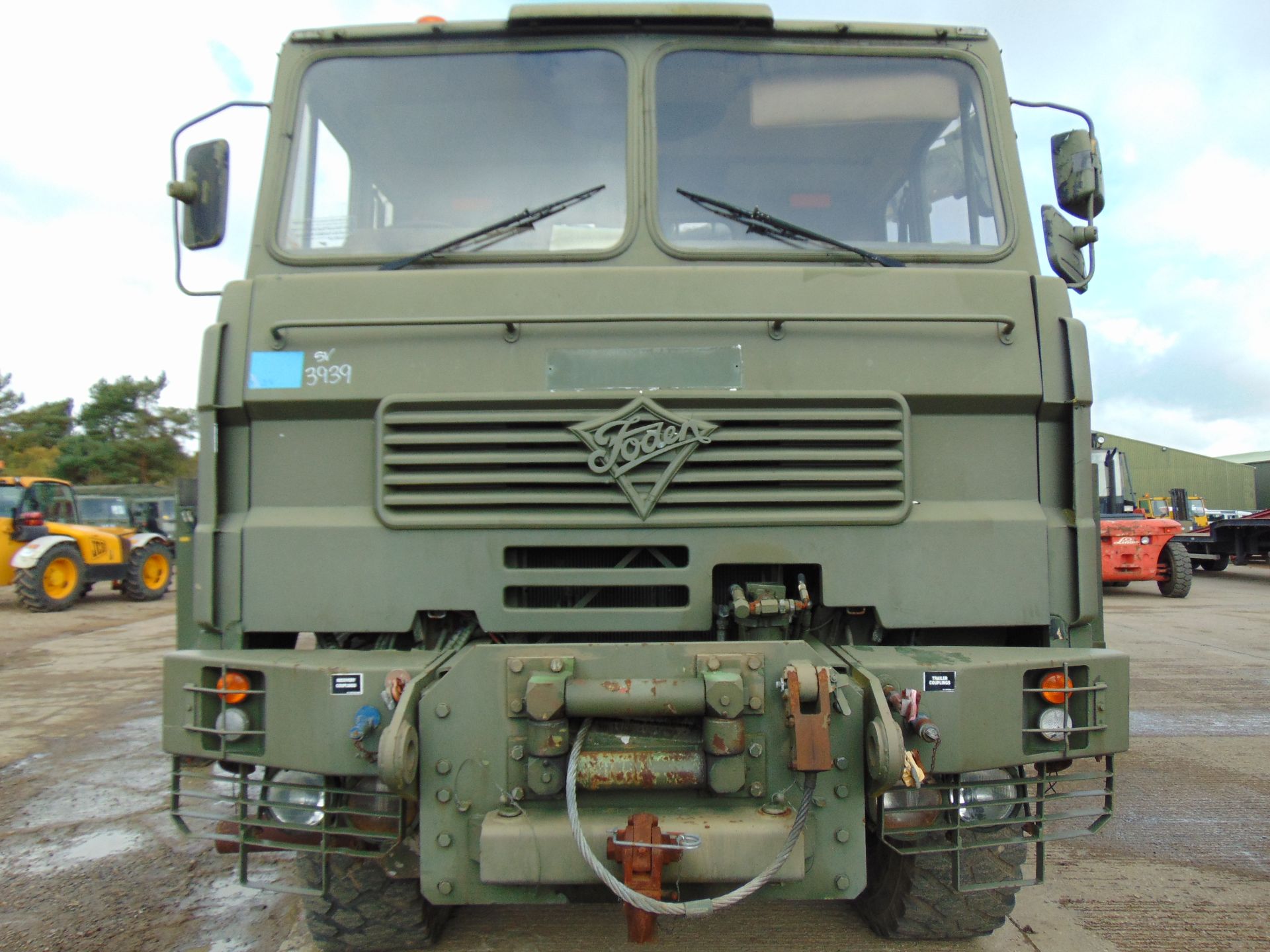 Foden 6x6 Recovery Vehicle which is Complete with Remotes and EKA Recovery Tools - Image 2 of 31
