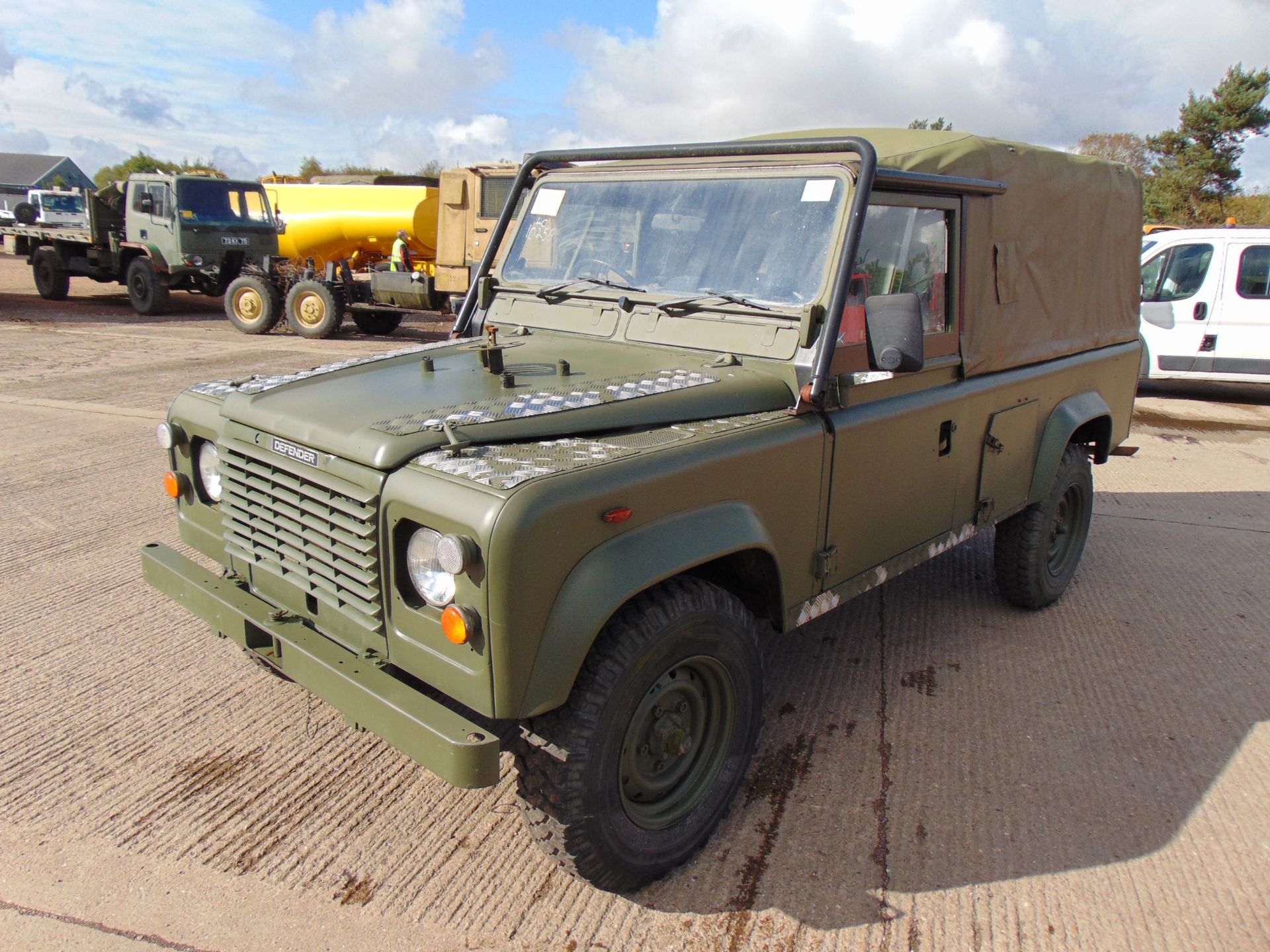 Land Rover TITHONUS 110 Soft Top - Image 3 of 20