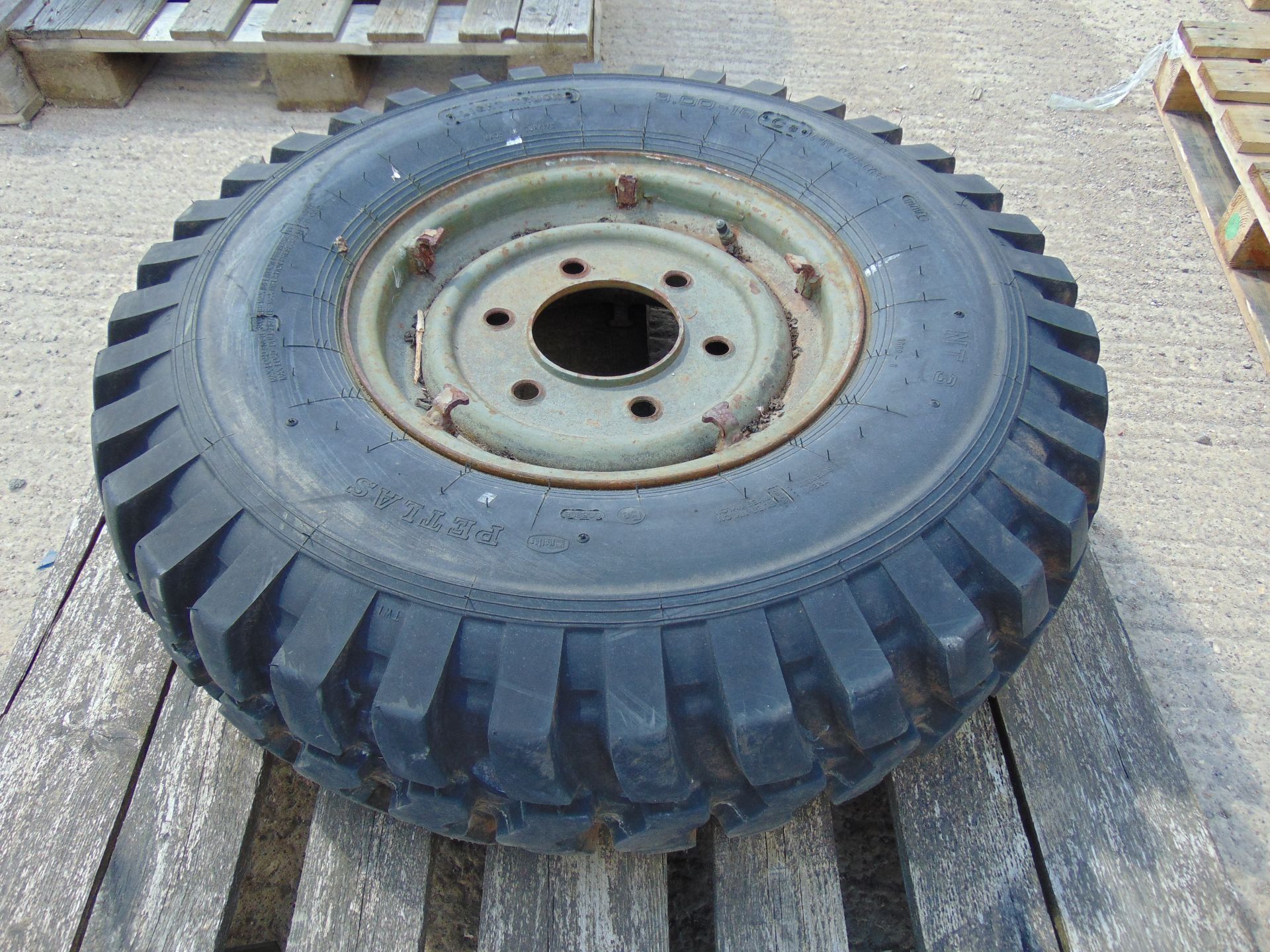 1 x Petlas 9.00 x 16 Tyre complete with 5 stud rim