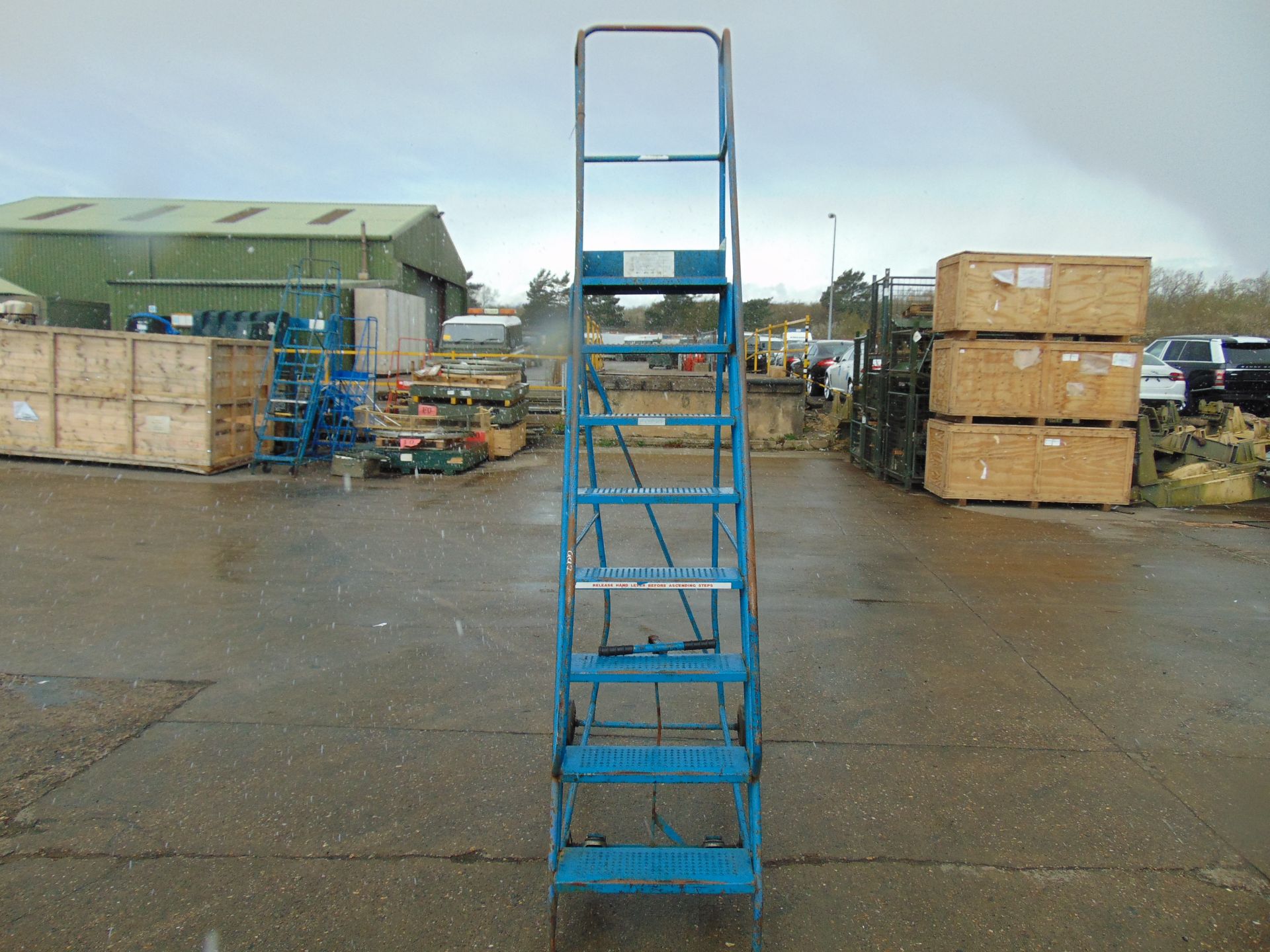 8-Step mobile Warehouse Ladder - Image 4 of 9