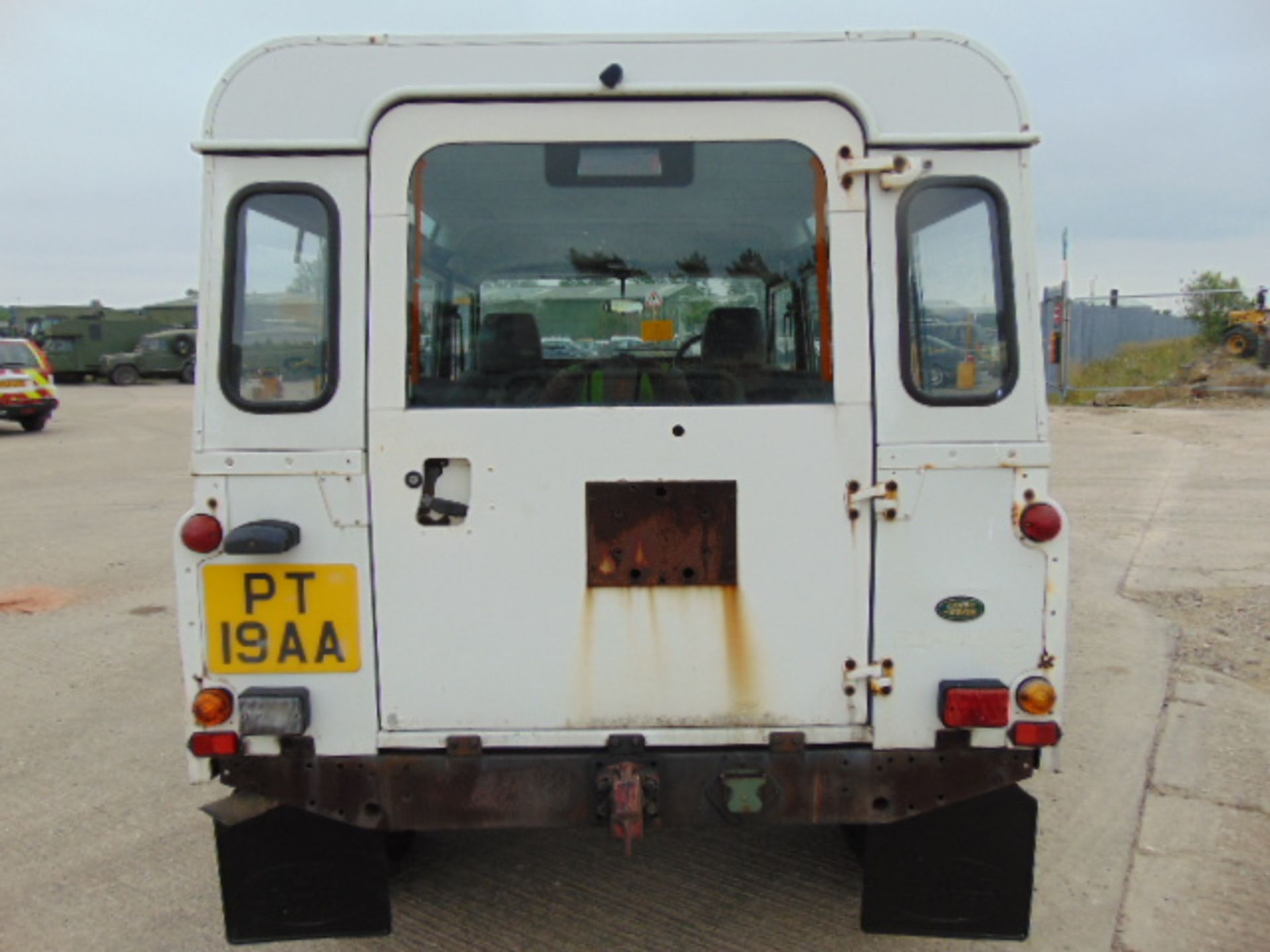 Land Rover Defender 110 Station Wagon 300TDi - Image 7 of 18