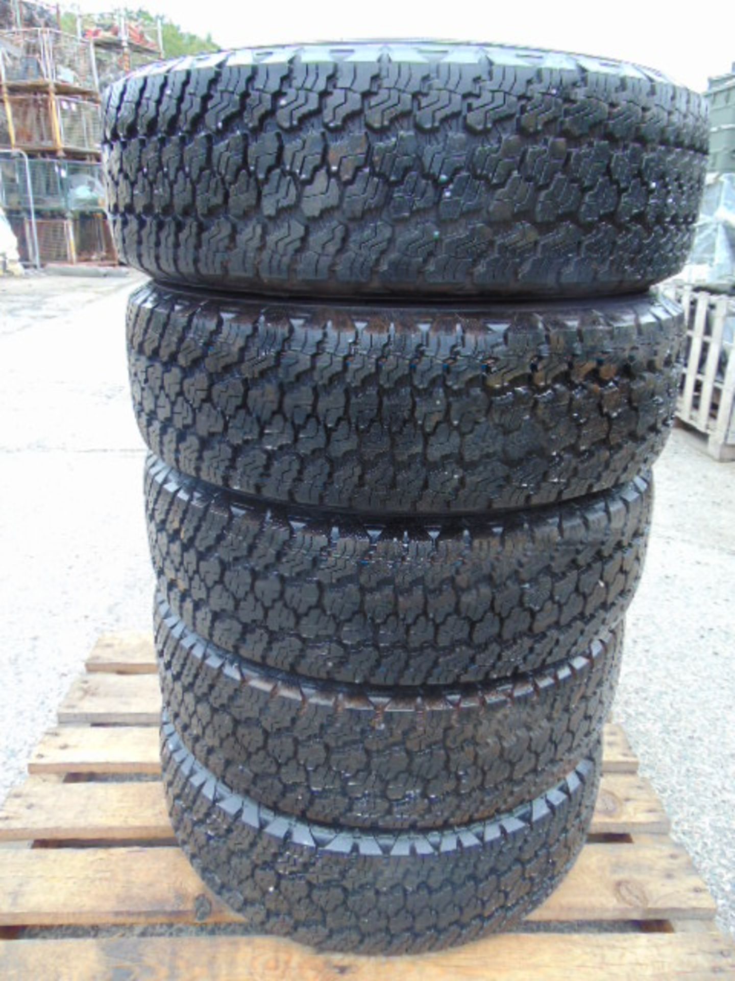 5 x Goodyear Wrangler Silentarmour P245/75 R17 Winter Tyres - Image 8 of 11