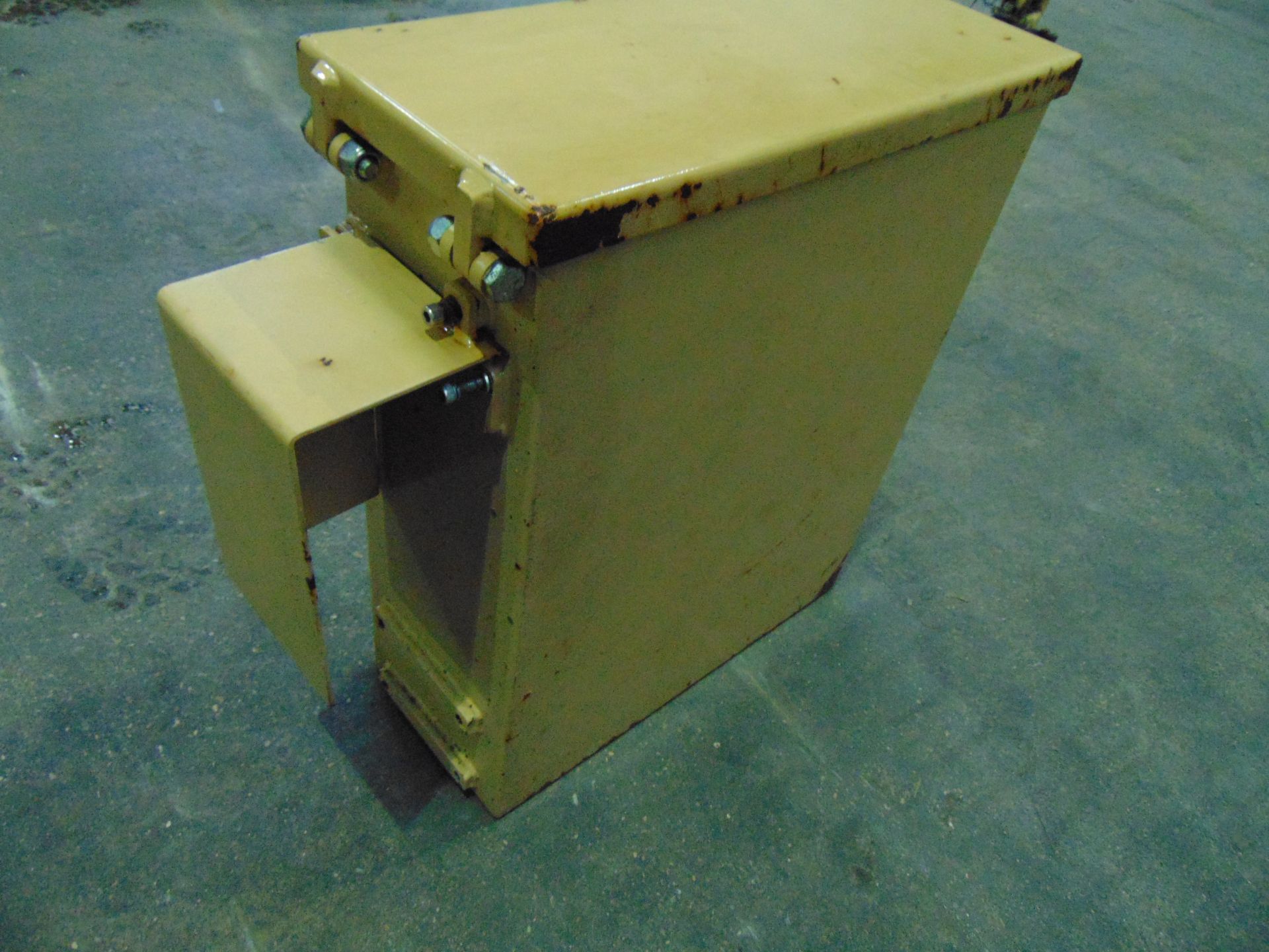 Vehicle Mounted Jerry Can Stowage Box - Image 5 of 6