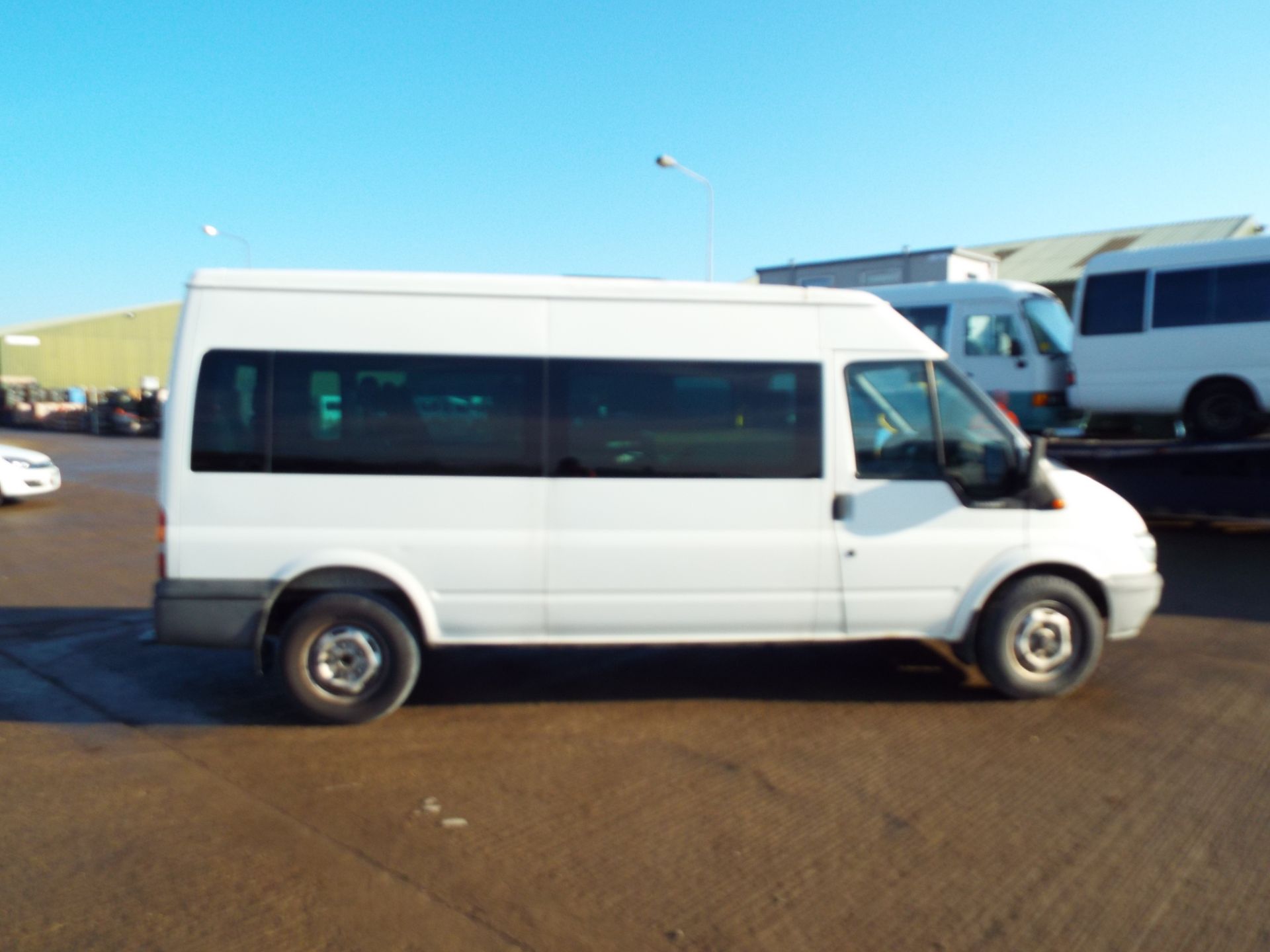 Ford Transit 12 Seat Minibus - Bild 8 aus 19