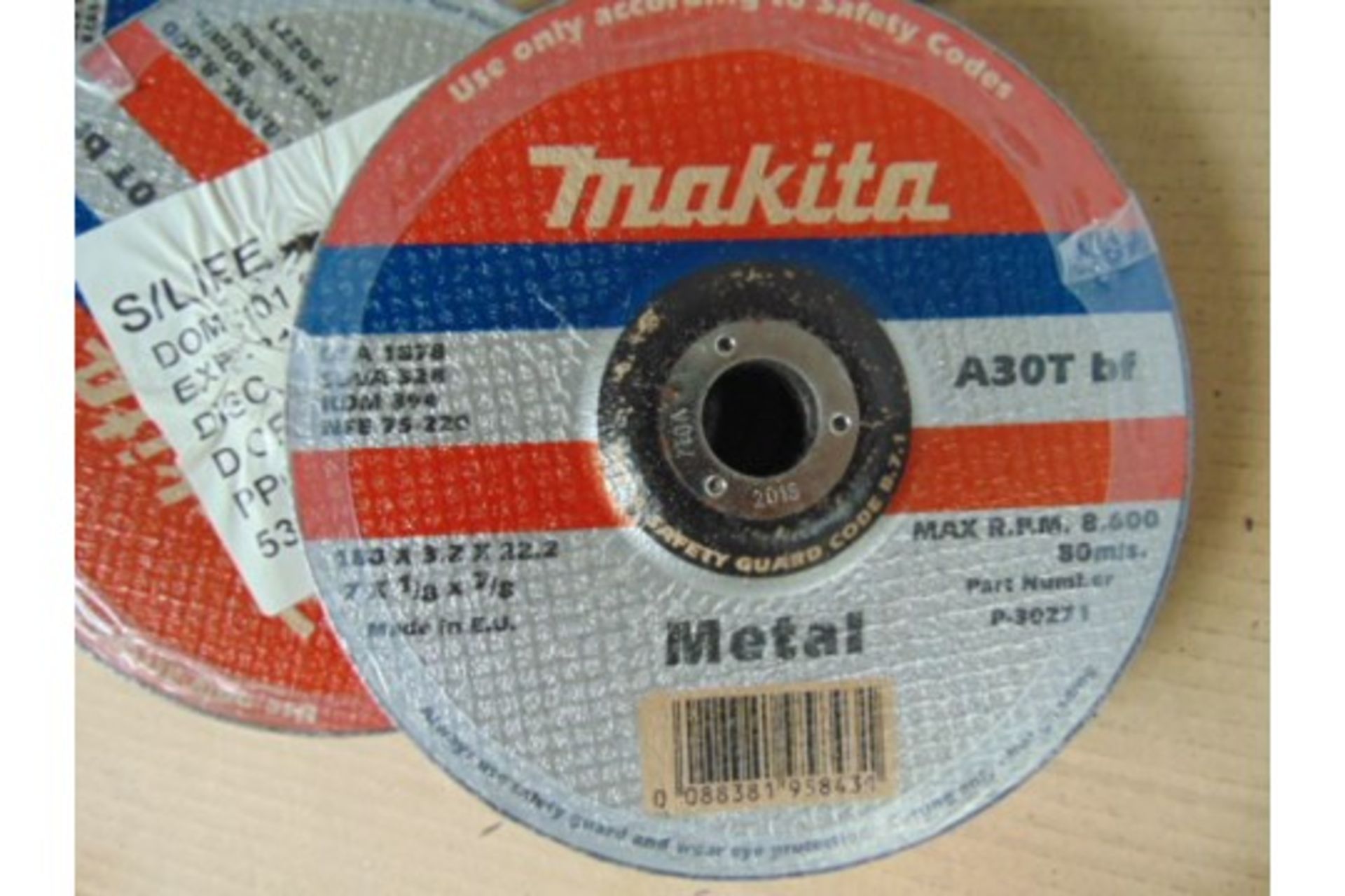 70 x Makita Metal Grinding Discs 180 x 3.2 x 22.2 A30T bf p.30271