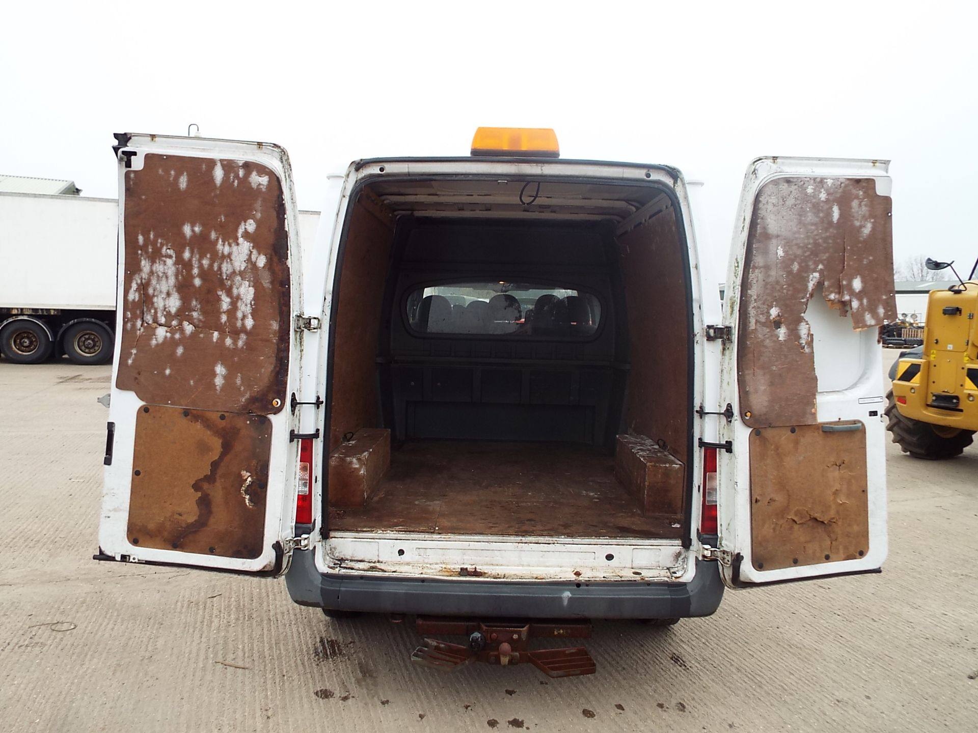 Ford Transit 115 T350L Crew Cab Panel Van - Image 13 of 20