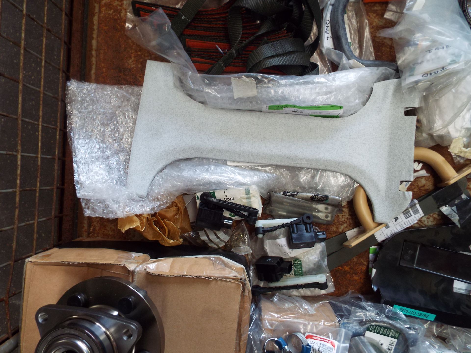 Mixed Stillage of Land Rover Wolf Parts inc Brake Pads, Sensors, Bearings, Washer Pumps etc - Image 6 of 12