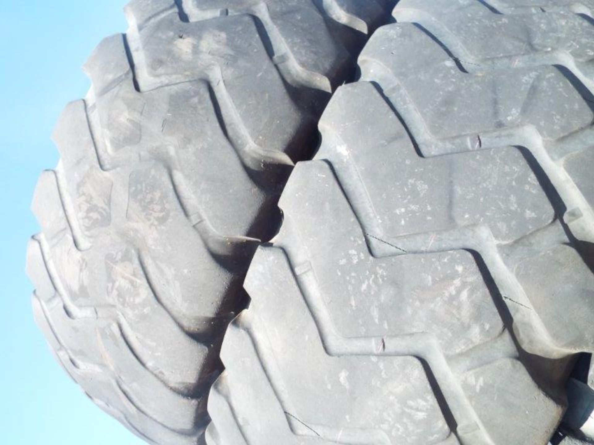 5 x Michelin 16.00 R20 XZL Tyres - Image 2 of 8