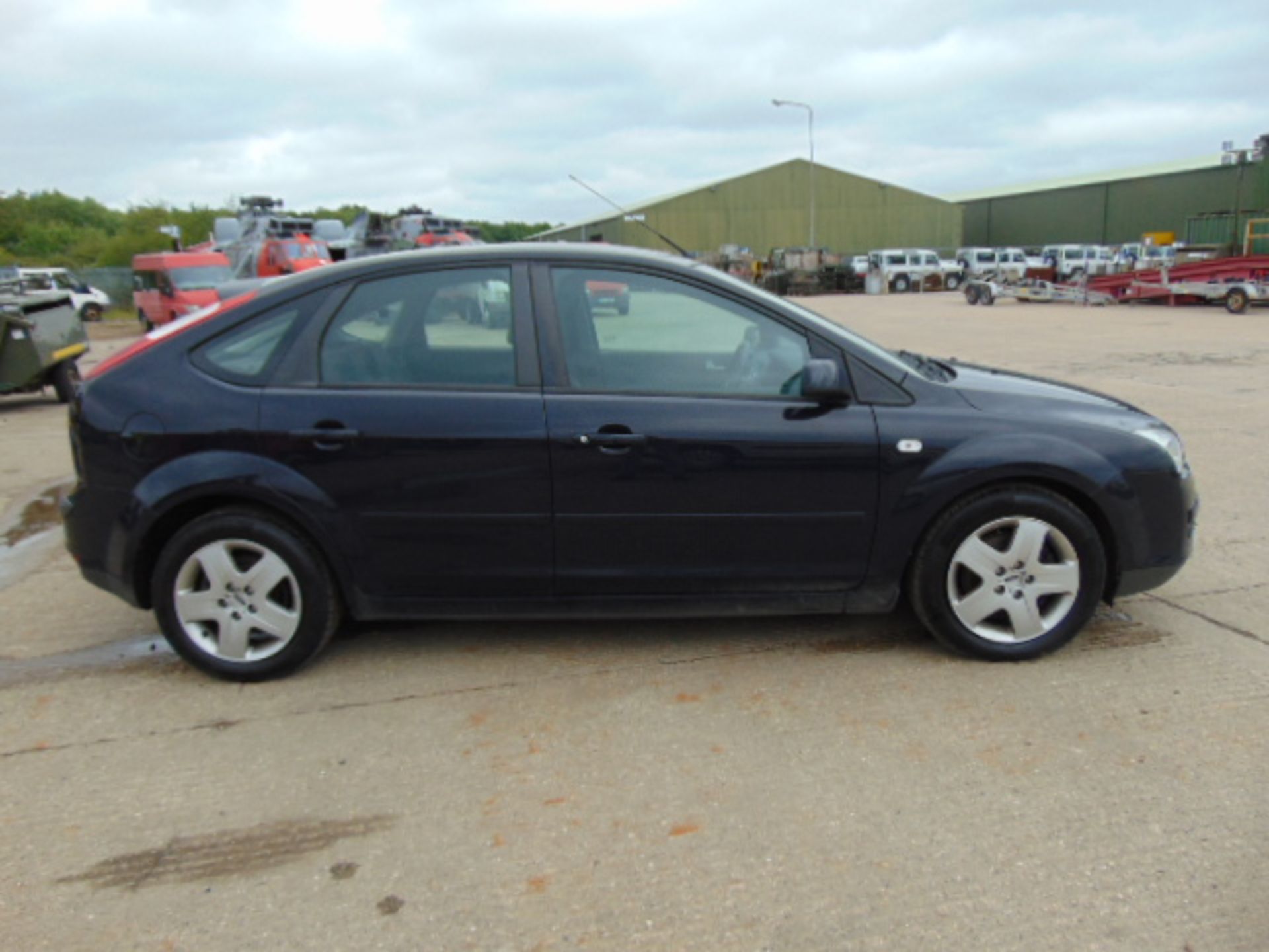 Ford Focus 1.8 TDCI Style Hatchback - Image 5 of 18
