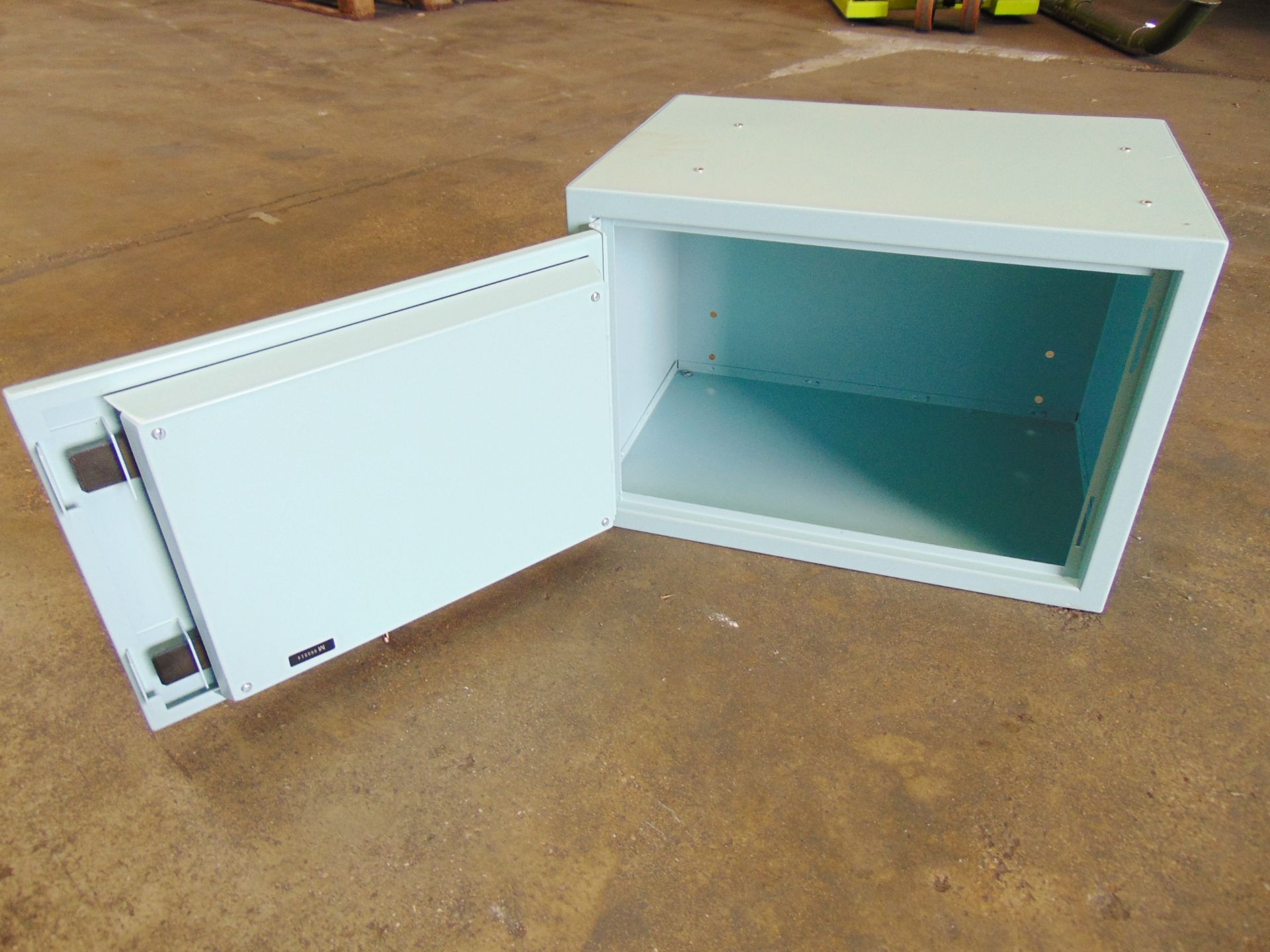 Lockable Safe Box - Bild 3 aus 7