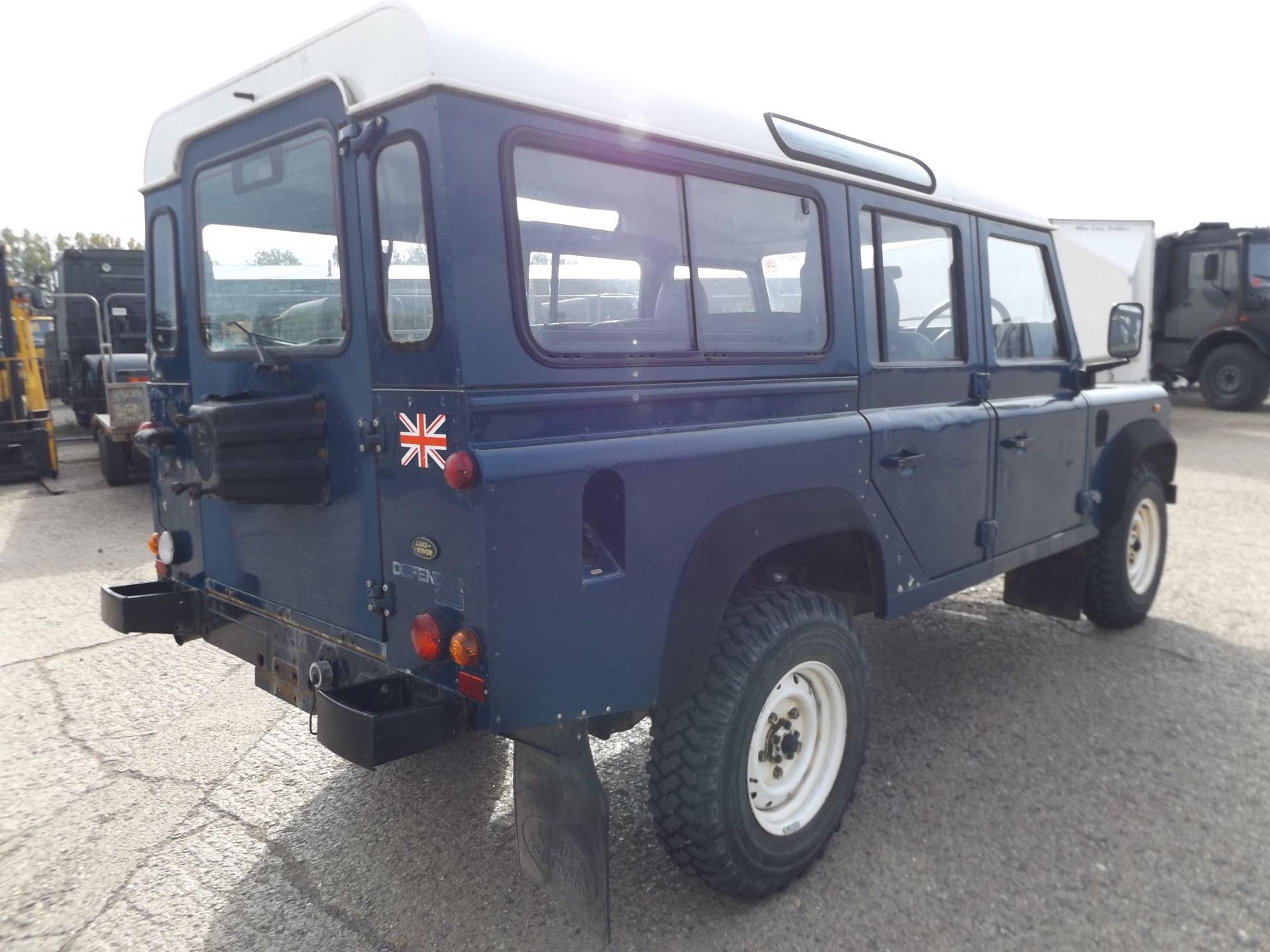 Land Rover Defender 110 TD5 - Image 8 of 20