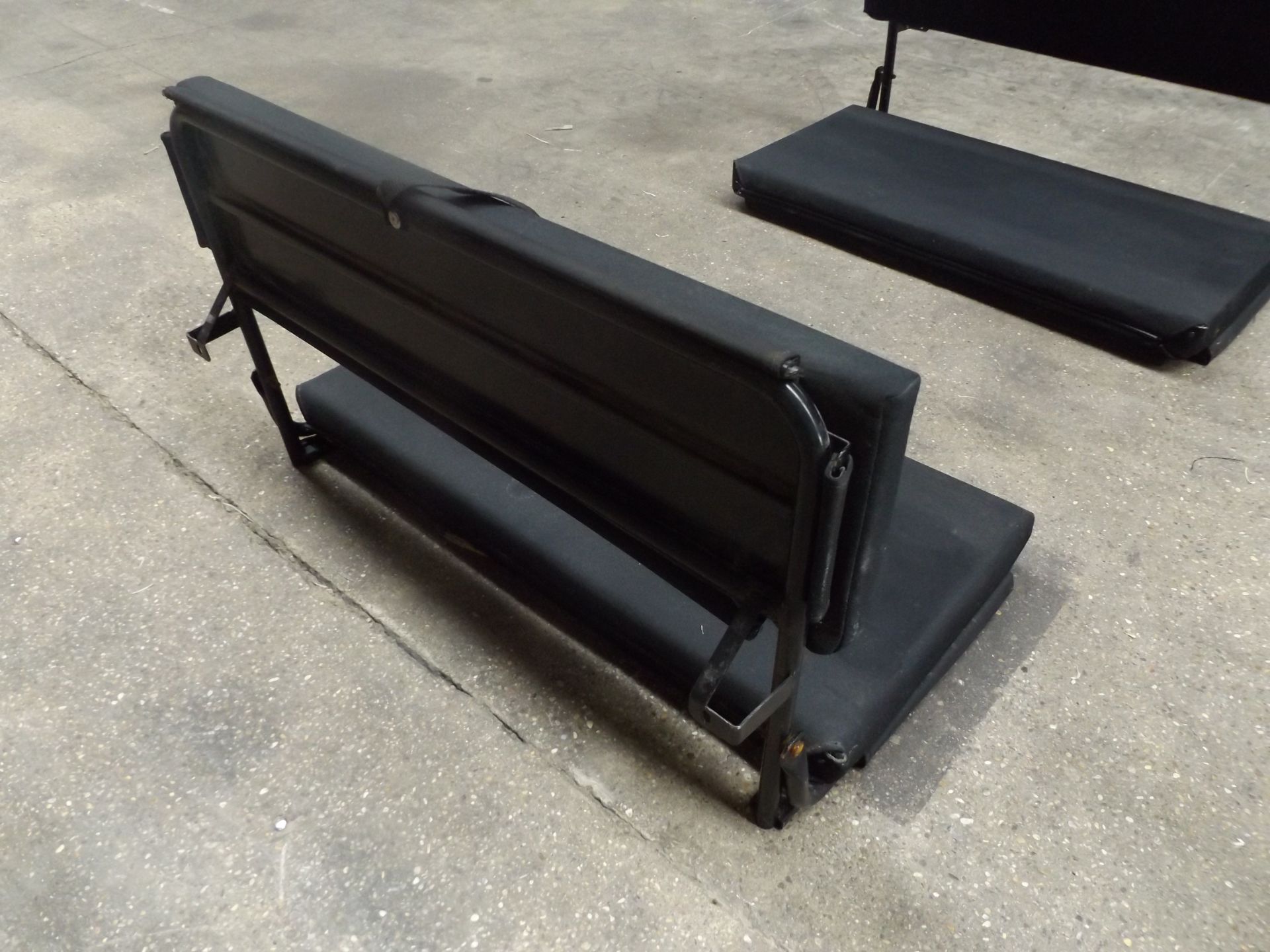 2 x Land Rover Wolf Bench Seats - Bild 3 aus 9