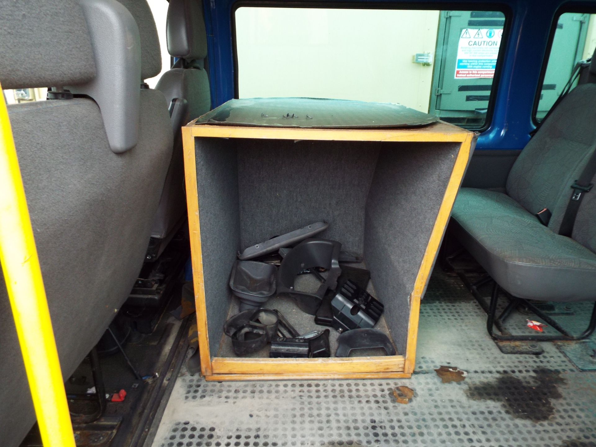 Ford Transit 9 Seat Minibus - Image 11 of 17