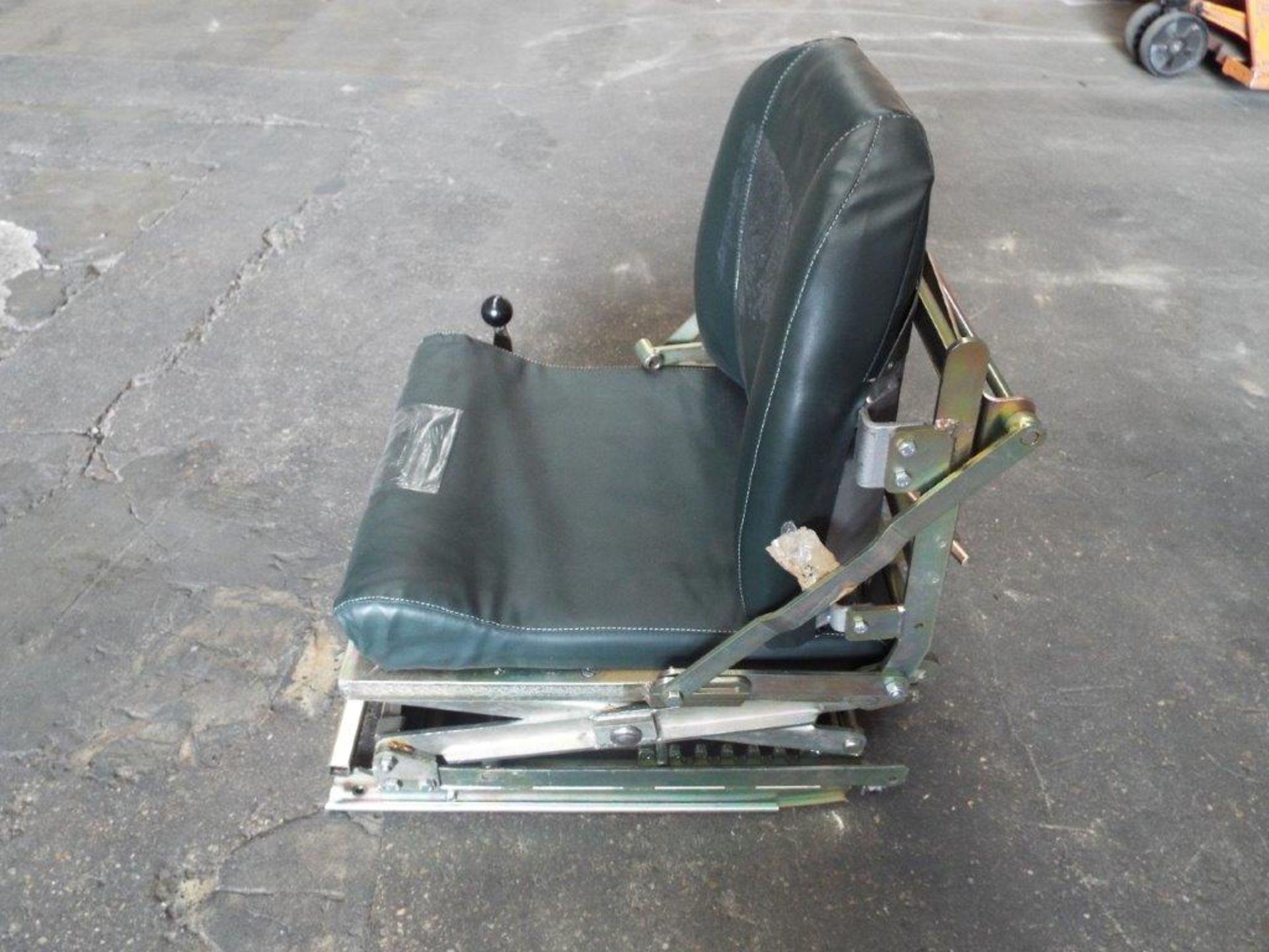 Unissued FV432 Drivers Seat - Bild 6 aus 11