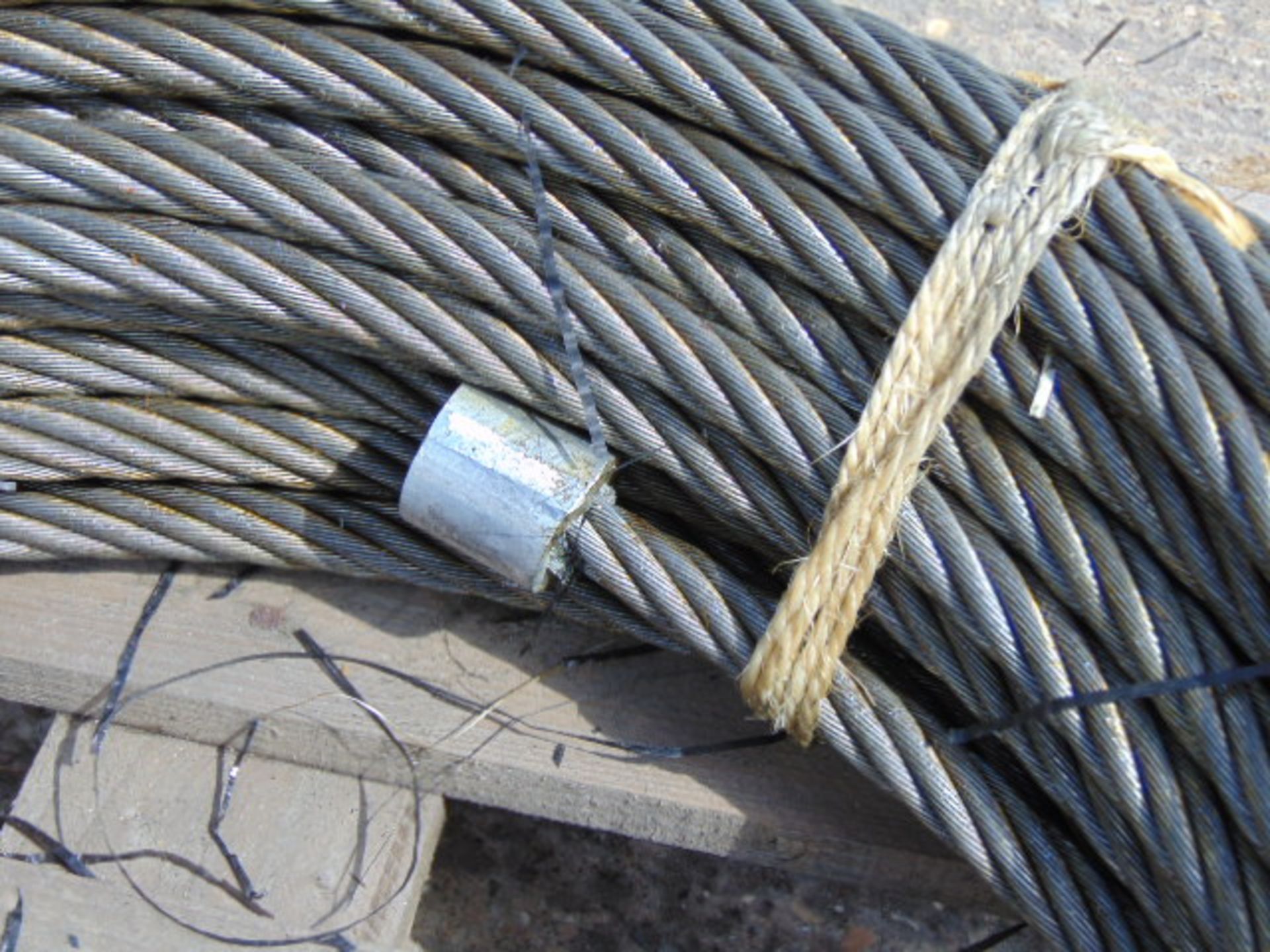 Heavy Duty Hall Bros Roll of 60m 19mm 21.5 tonne Crane/Winch Wire Rope - Image 4 of 5