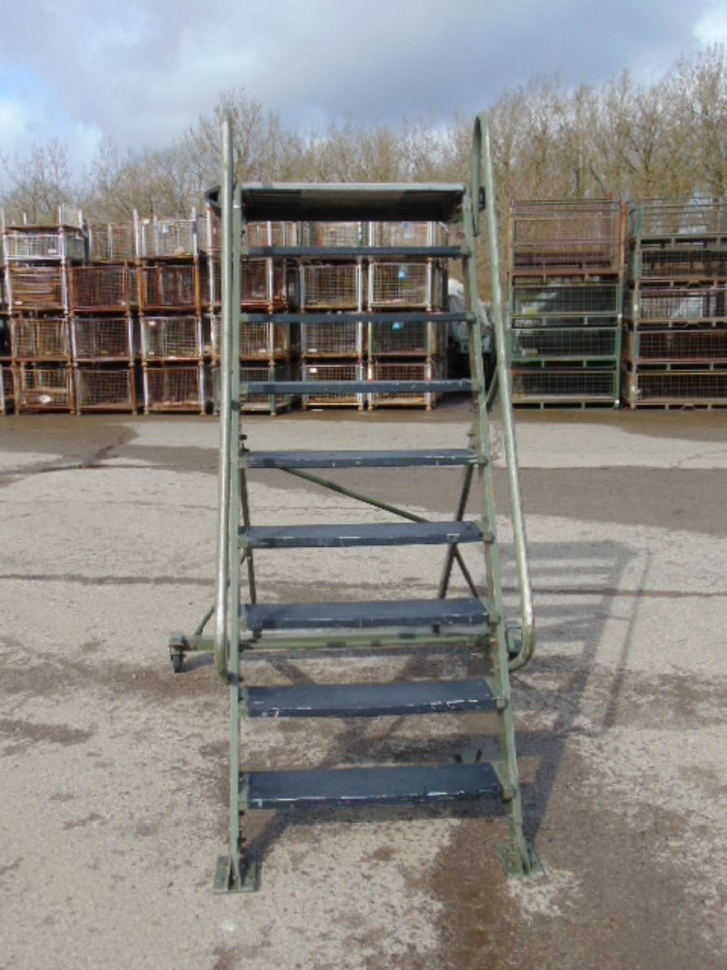2.2m 9-Step Mobile Access Ladder - Image 2 of 8