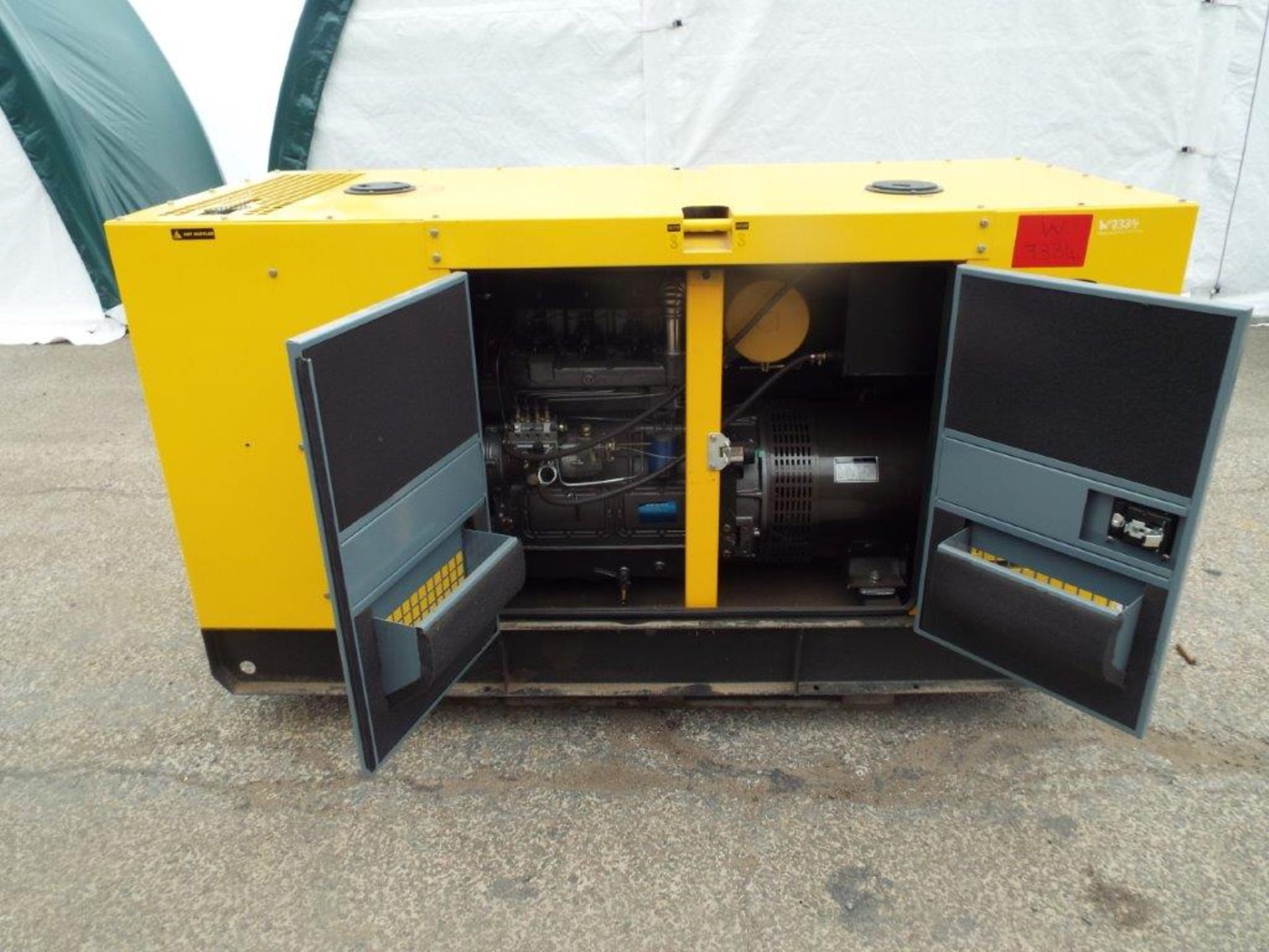 UNISSUED WITH TEST HOURS ONLY 70 KVA 3 Phase Silent Diesel Generator Set - Bild 12 aus 16