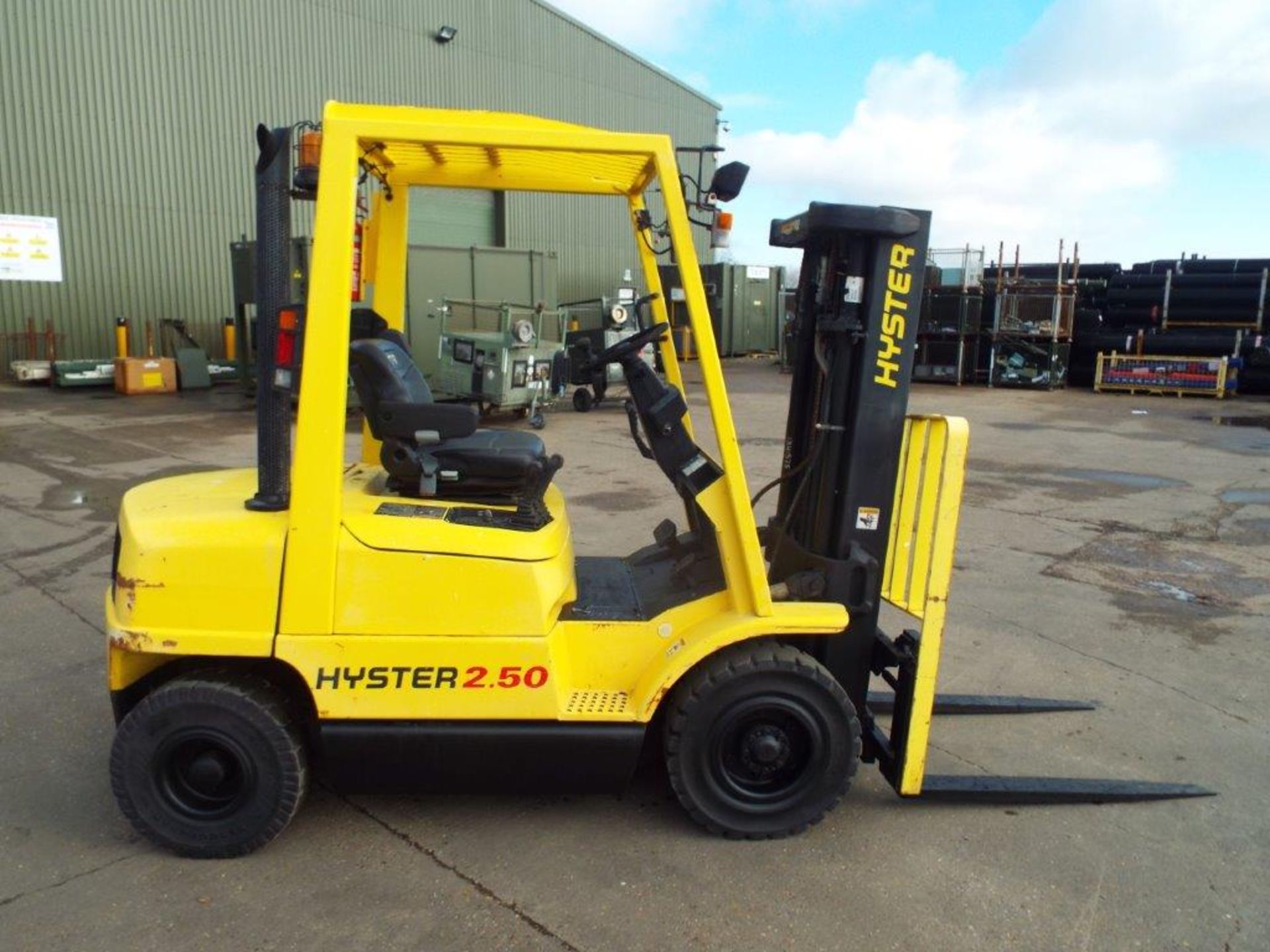 Container Spec Hyster H2.50XM Counter Balance Diesel Forklift C/W Side Shift & Full 3 Lift Mast - Image 9 of 28