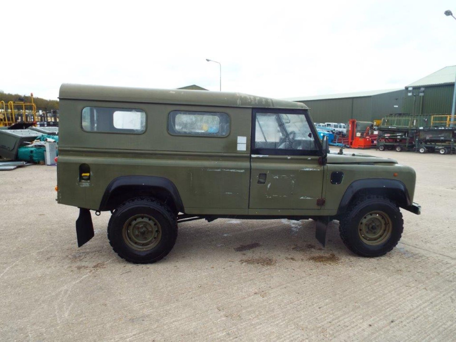 RAF Issue Land Rover Defender 110 300TDi Hard Top - Bild 8 aus 27