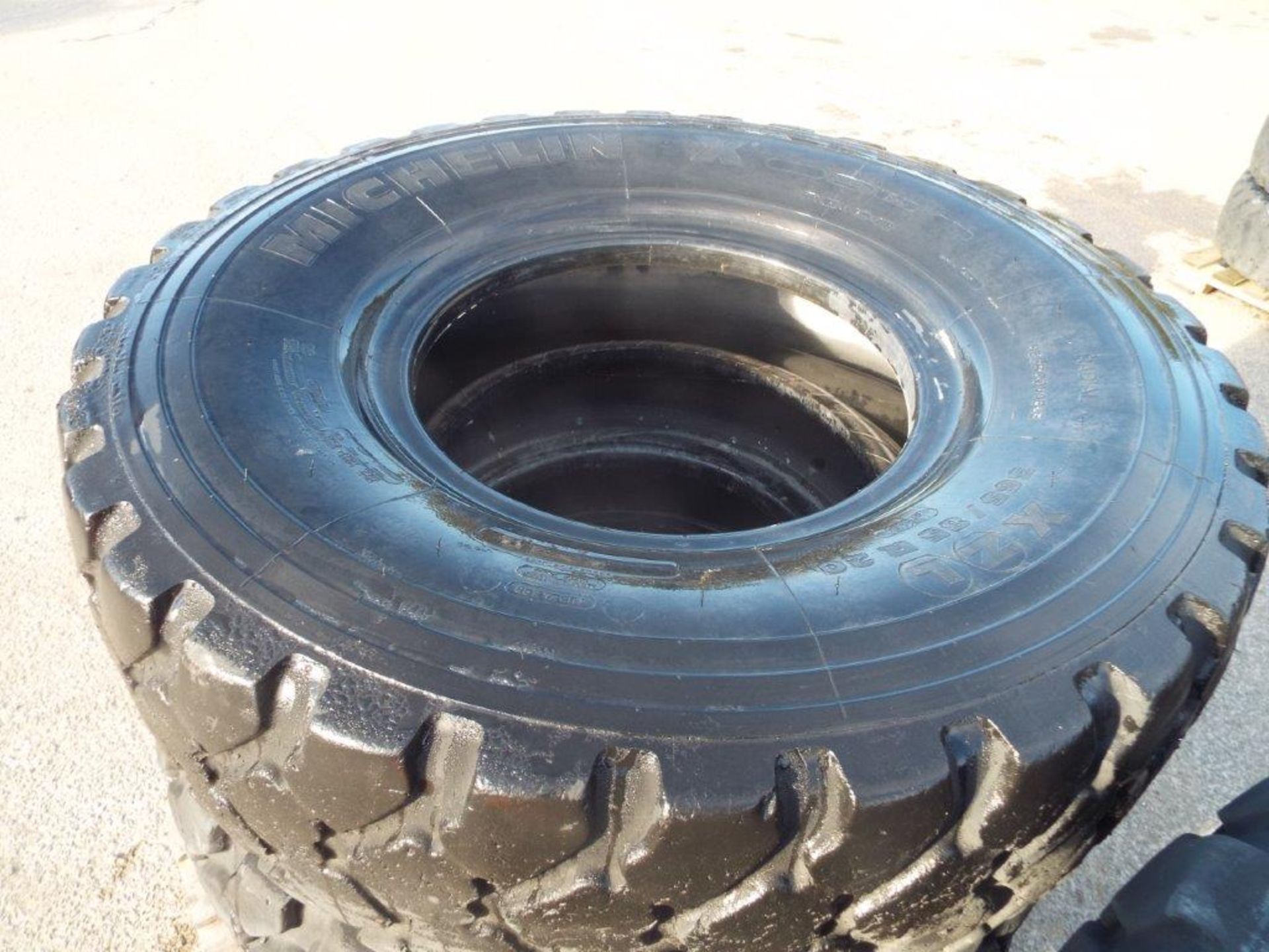 12 x Michelin XZL 365/85 R20 Tyres - Image 8 of 11