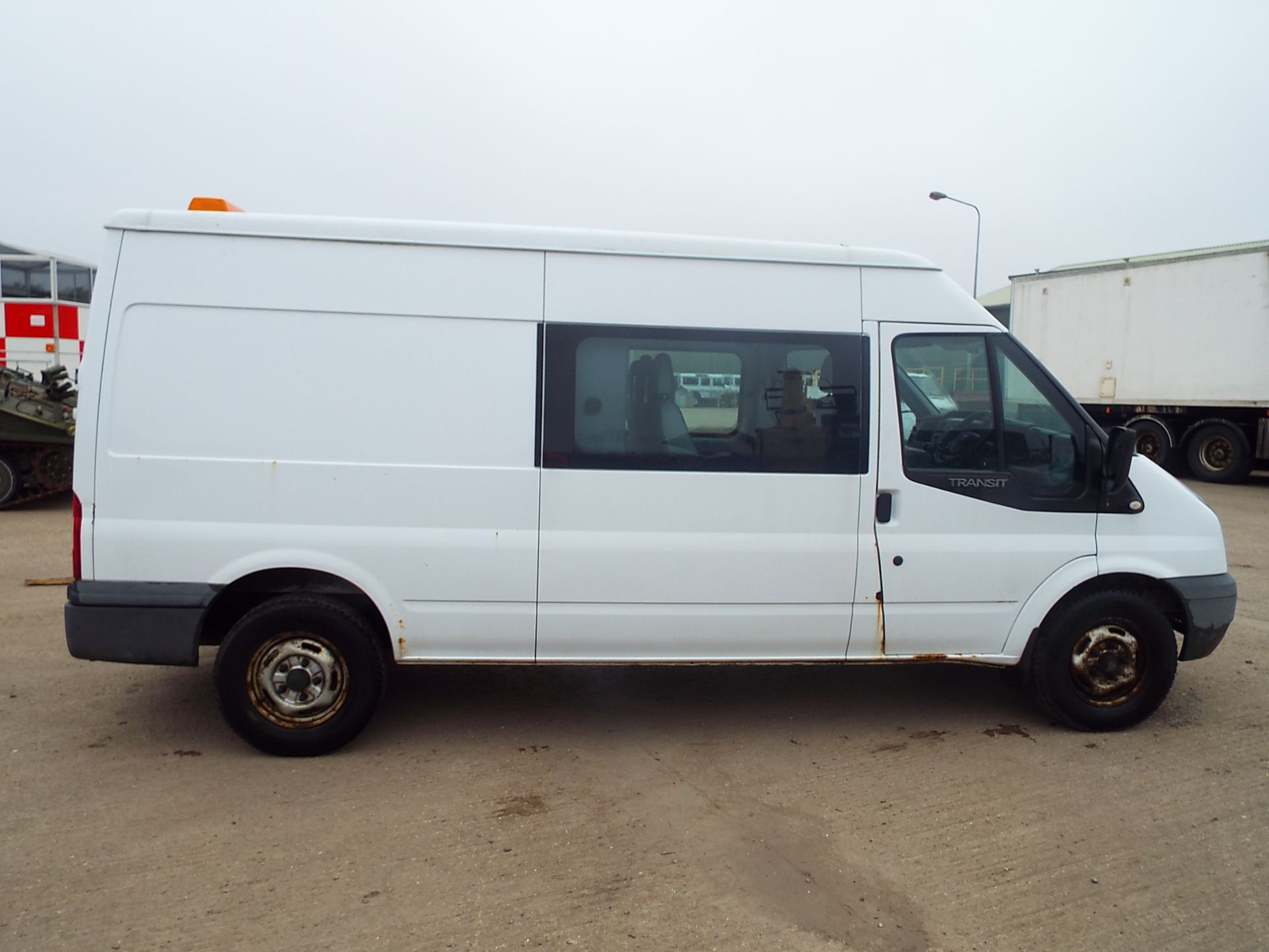 Ford Transit 115 T350L Crew Cab Panel Van - Bild 8 aus 20