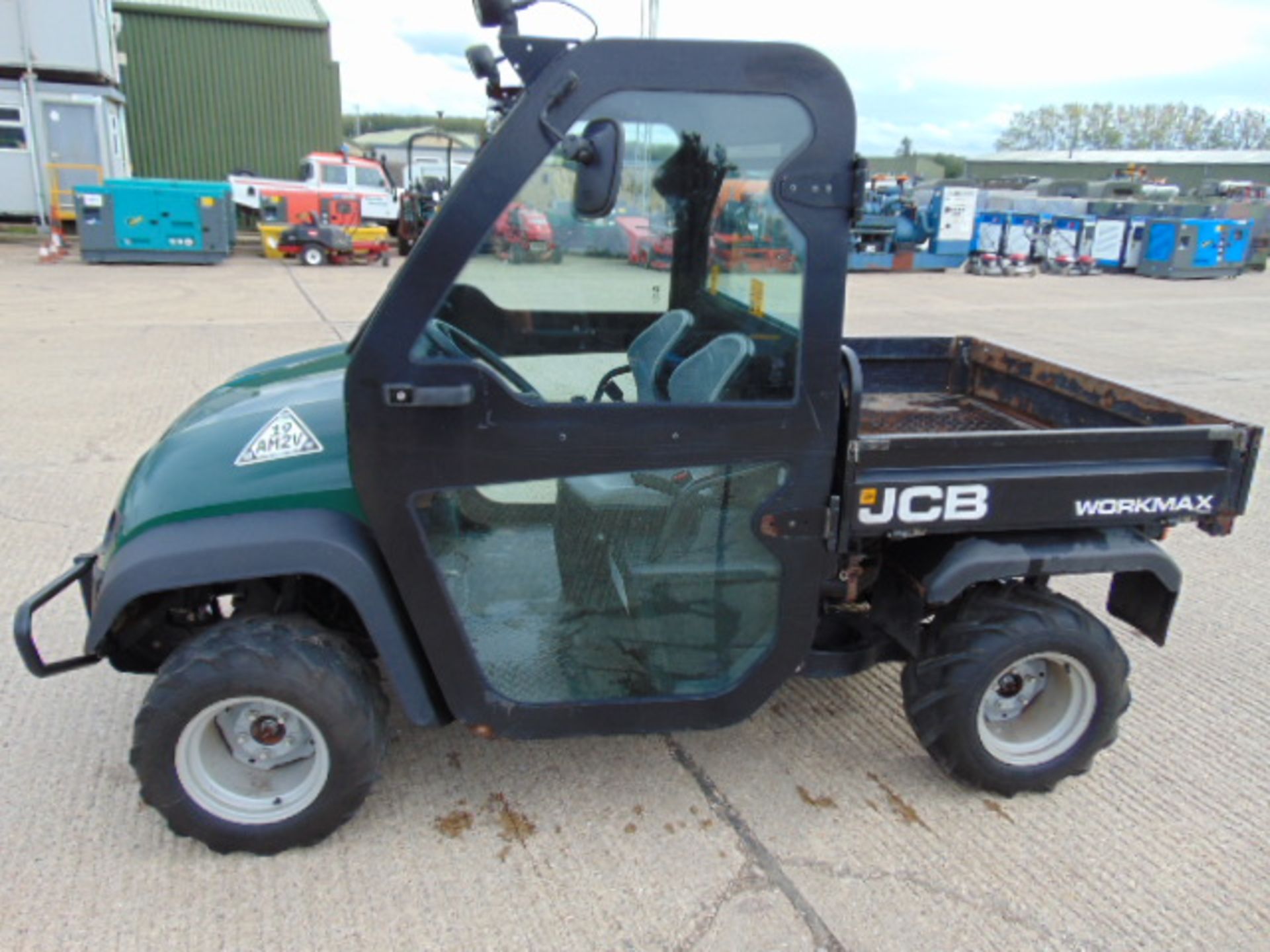 2015 JCB Workmax 1000D 4WD Diesel with rear tipping body and power steering 838 hours ONLY - Image 4 of 11