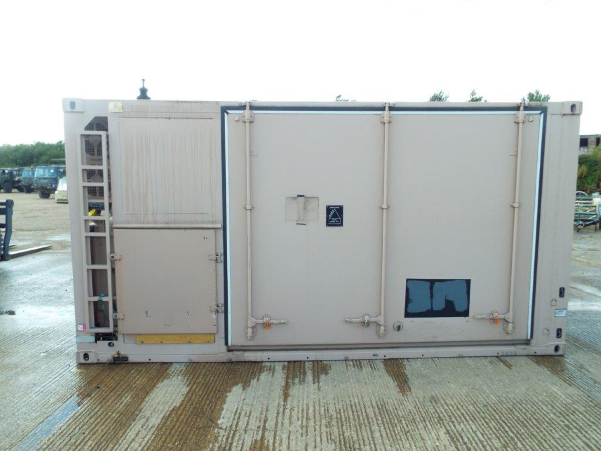 Demountable Workshop/Communications Cabin - Image 7 of 33