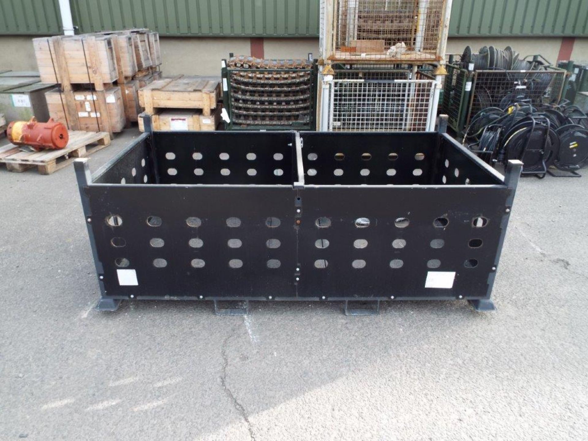 Unissued Heavy Duty Stackable Equipment Container - Bild 2 aus 8