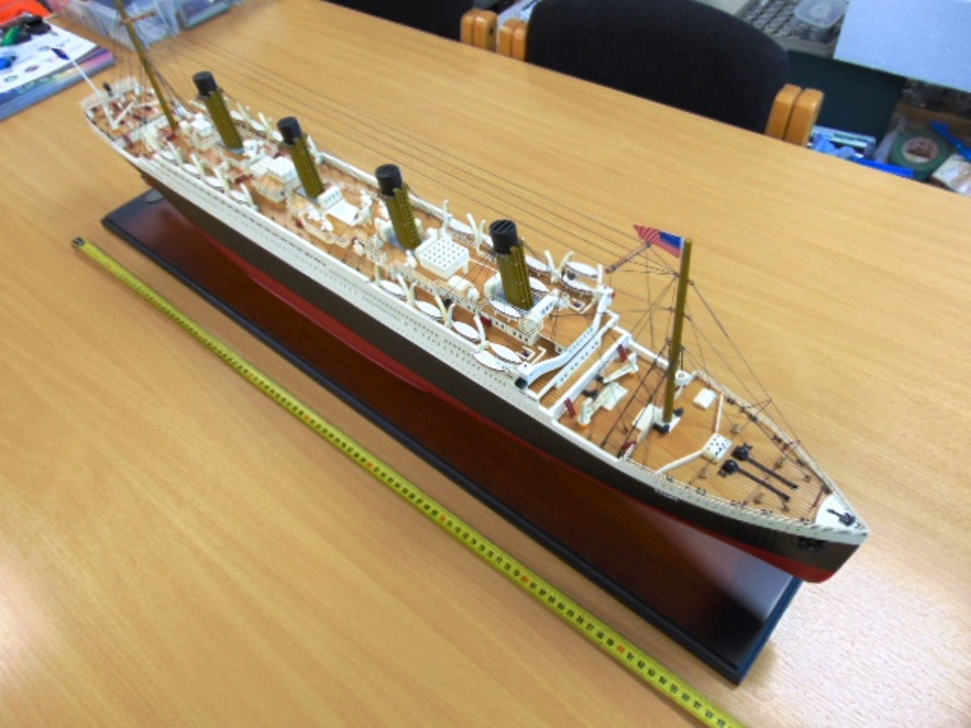 RMS Titanic Highly detailed wood scale model - Image 5 of 12