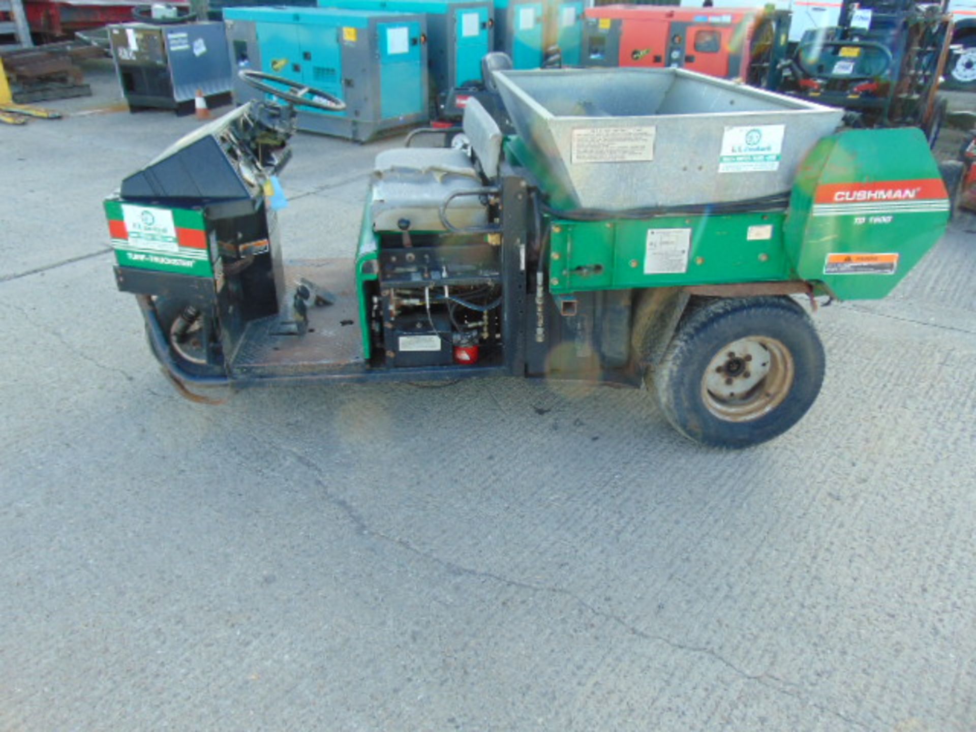 Cushman Turf-Truckster with a Cushman TD1500 Top Dresser/seeder - Bild 4 aus 14