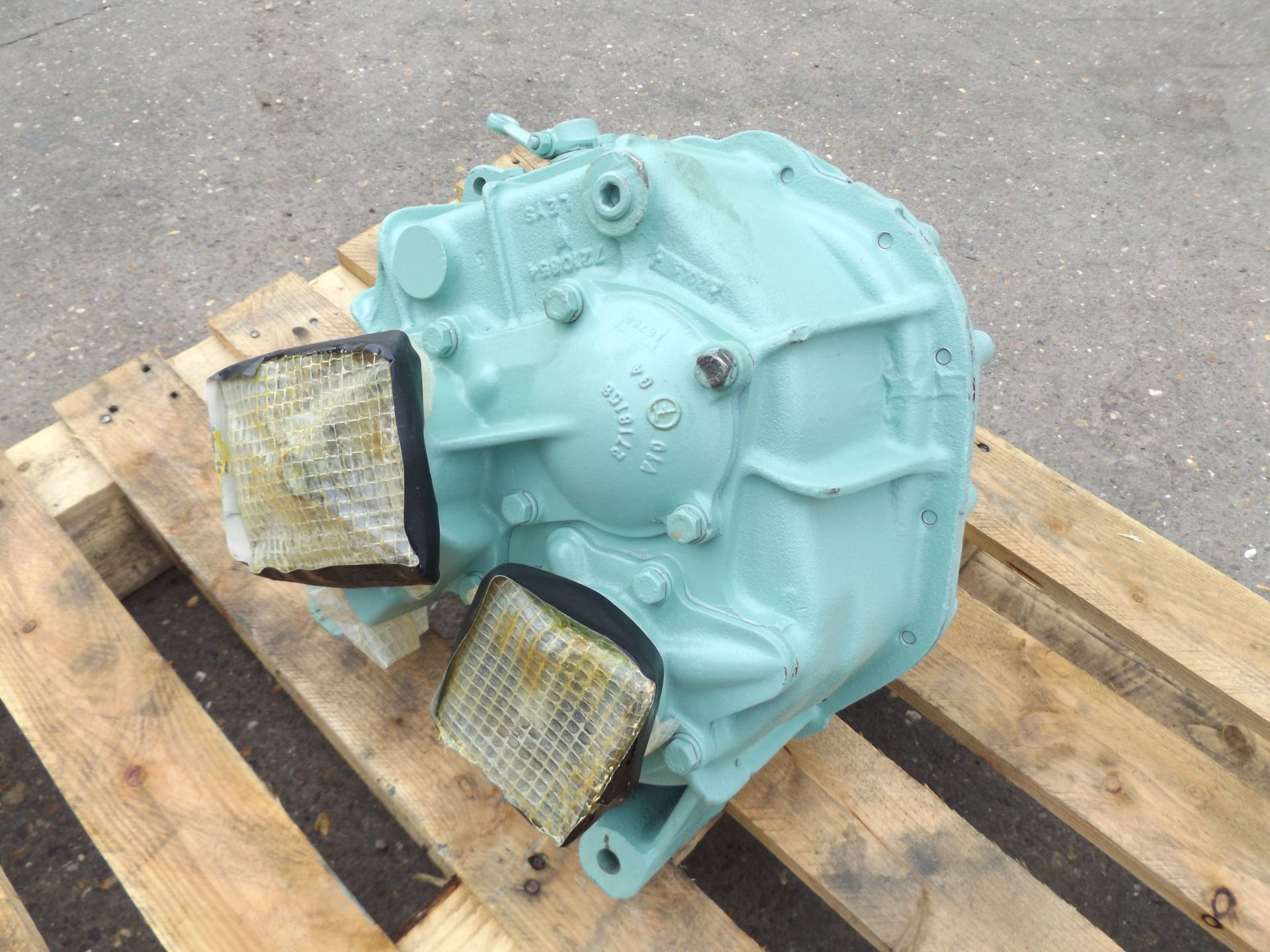 Bedford 4T Transfer Box + PTO - Bild 3 aus 7