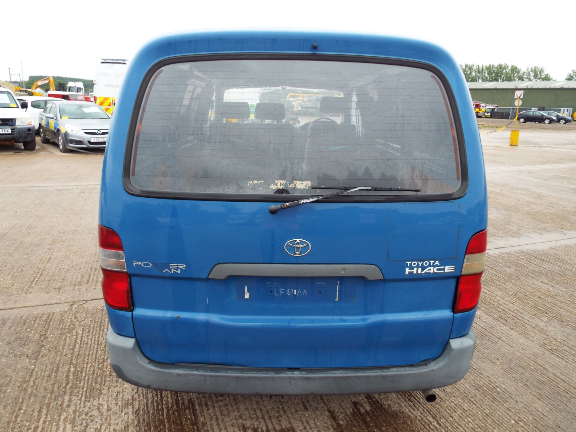 Toyota Hiace 2.4 D - Image 6 of 21
