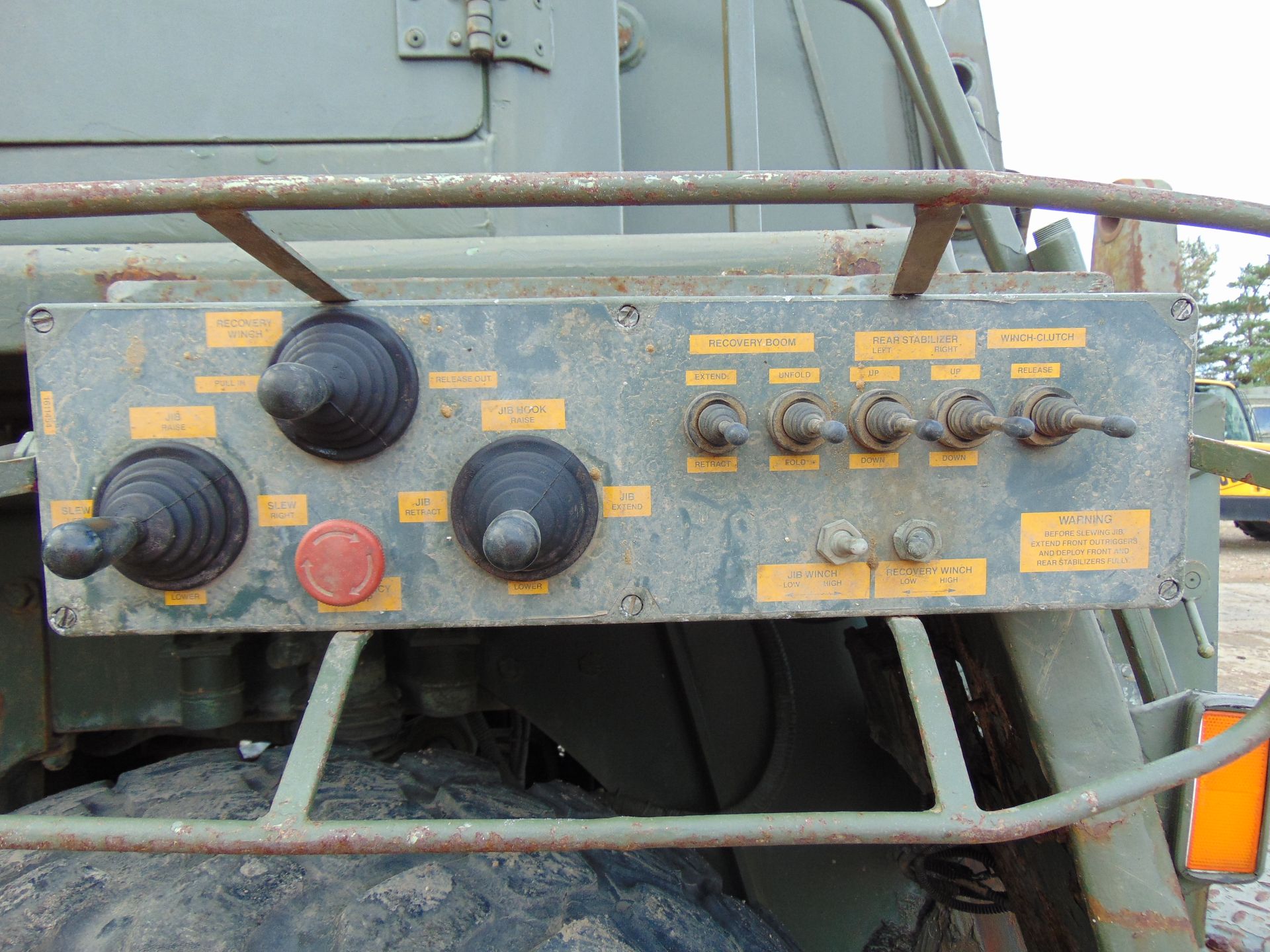 Foden 6x6 Recovery Vehicle which is Complete with Remotes and EKA Recovery Tools - Image 14 of 31