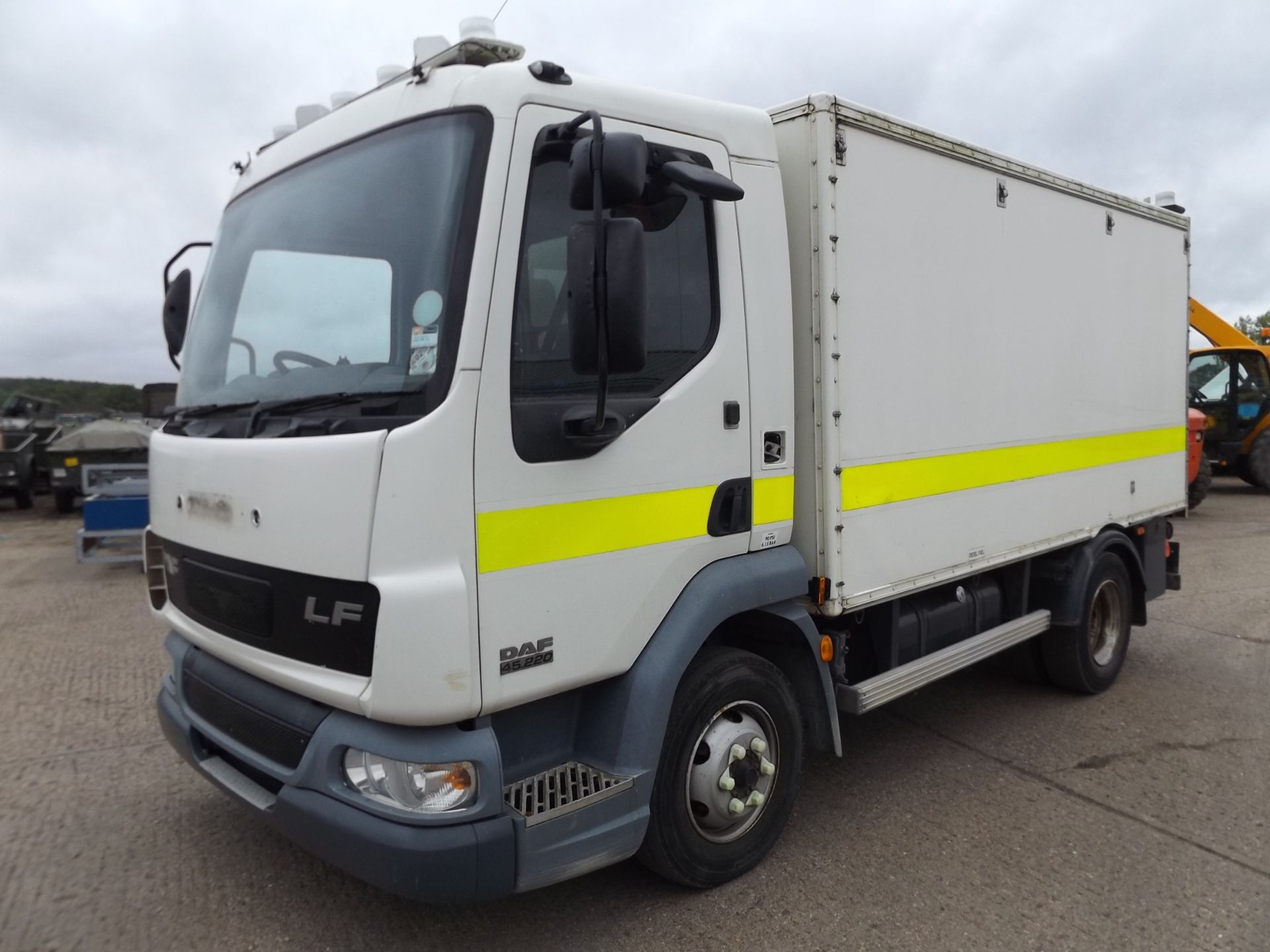 DAF LF 45 220 7.5 tonne Cargo Truck with Penman rear body - Image 3 of 24