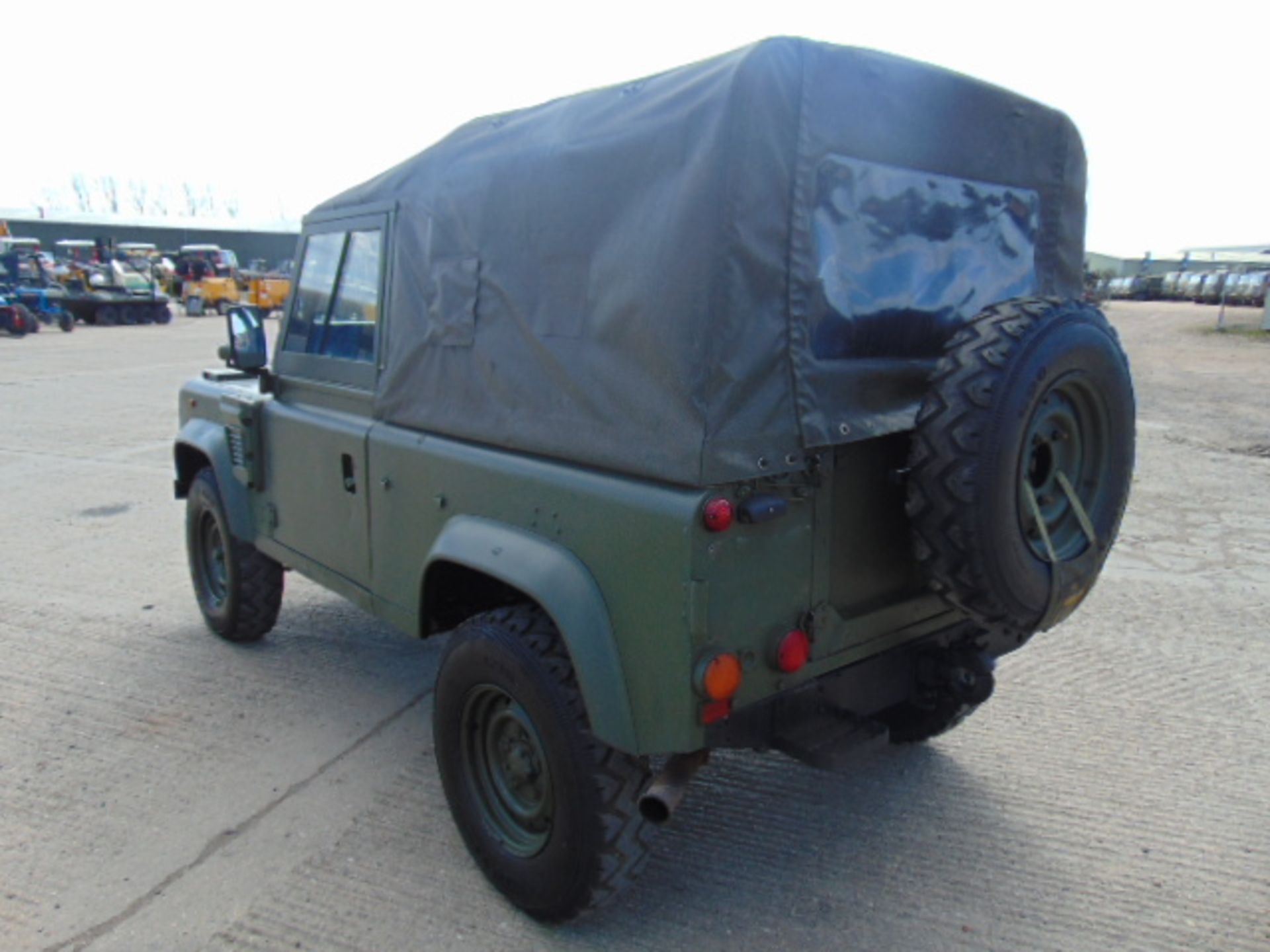 Land Rover Wolf 90 Soft Top - Image 5 of 23