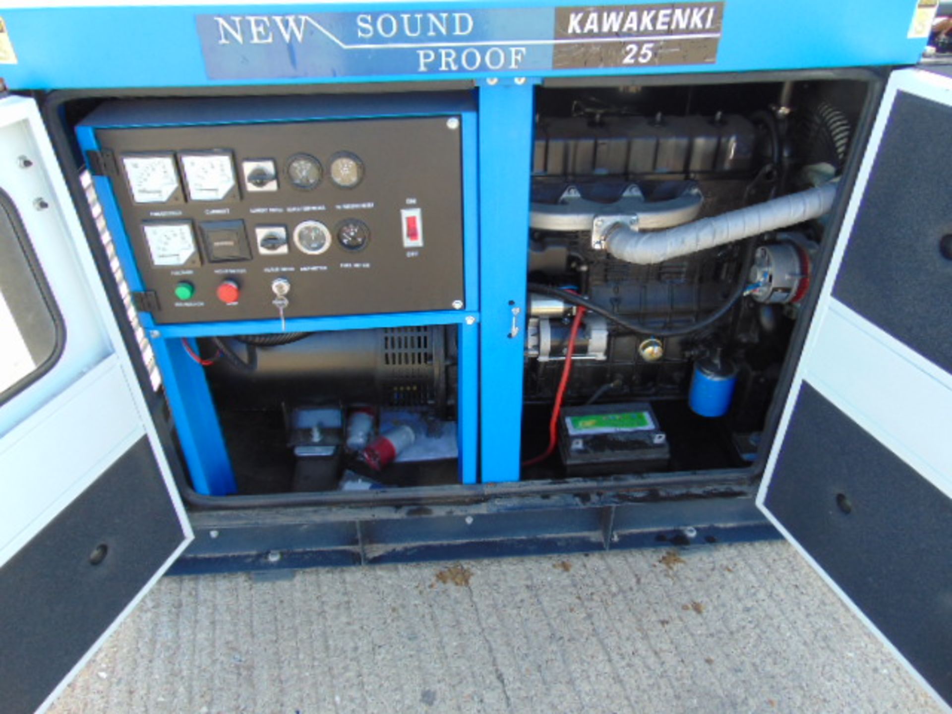 UNISSUED 25 KVA 3 Phase Silent Diesel Generator Set - Bild 7 aus 9