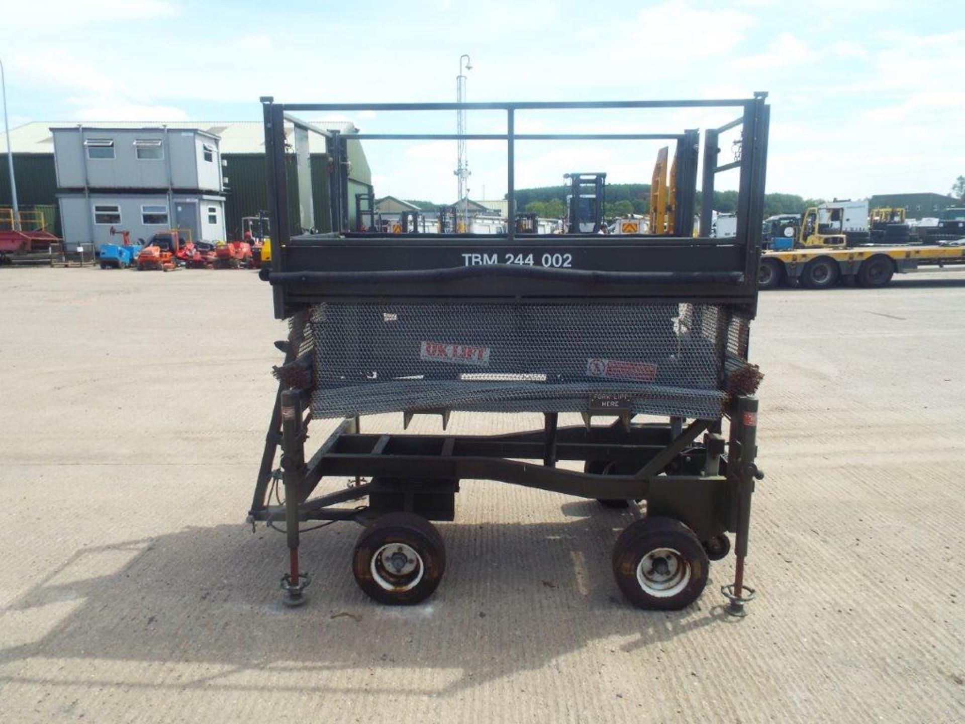 UK Lift 4m Mobile Hydraulic Work Platform - Image 2 of 13