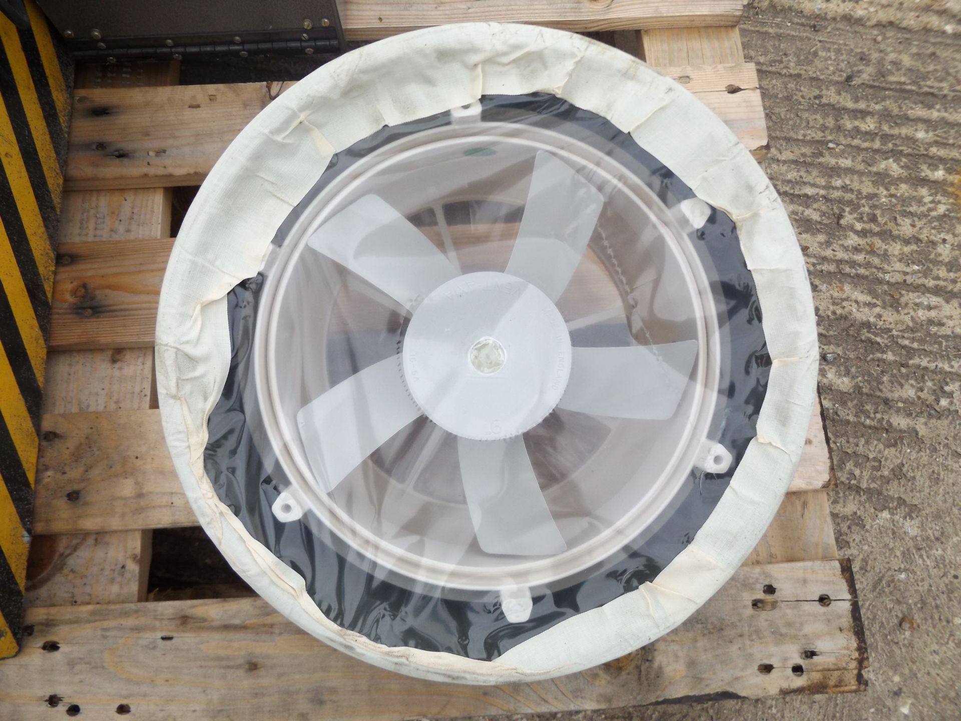 Vent-Axia S9 9" Standard Range Window Fan - Image 2 of 5