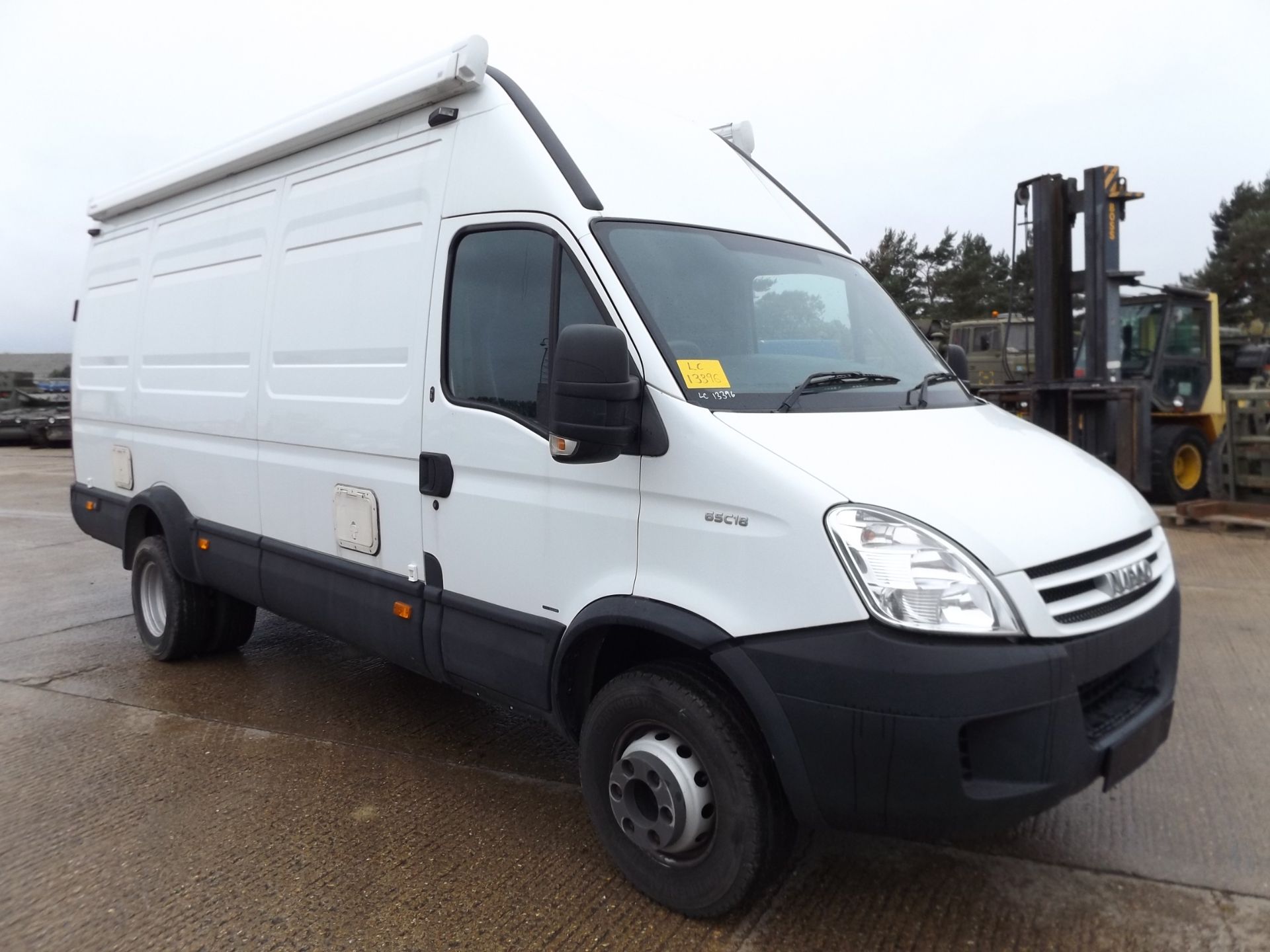 26,527km Iveco Daily 3.0HPT complete with twin Omnistor Safari Residence awnings and tail lift