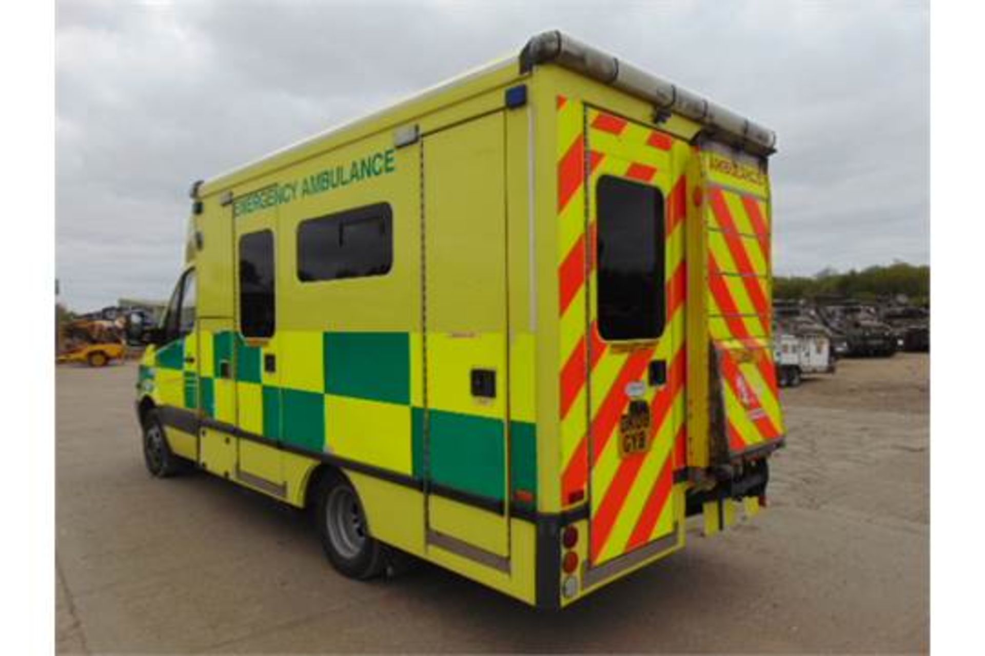 Mercedes Sprinter 515 CDI Turbo diesel ambulance - Image 8 of 21