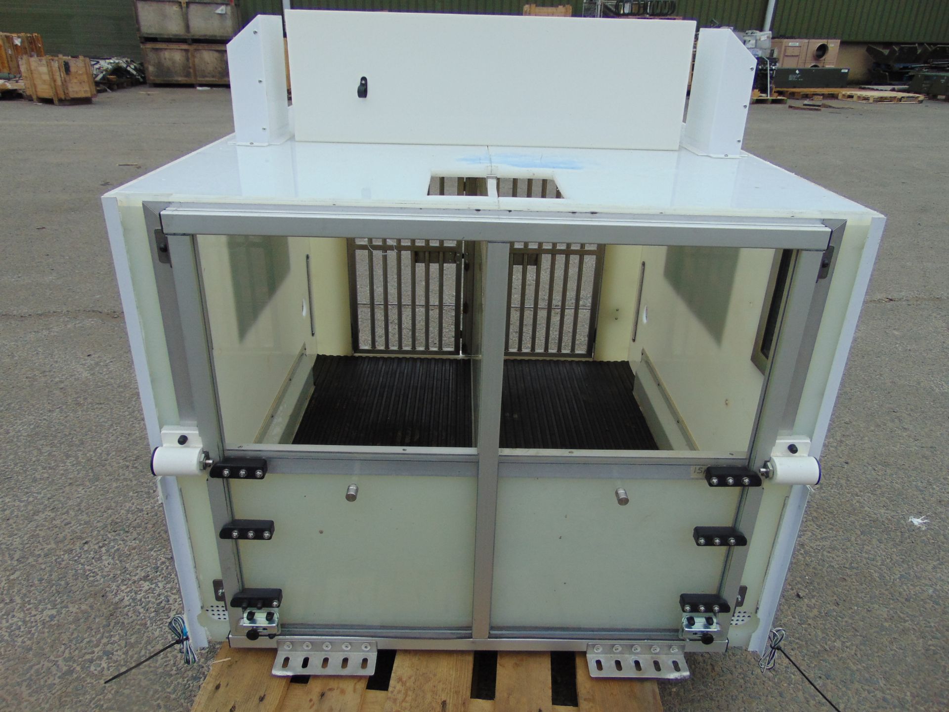 Double Dog Cage with Electronic Feeding Hatches - Image 8 of 13