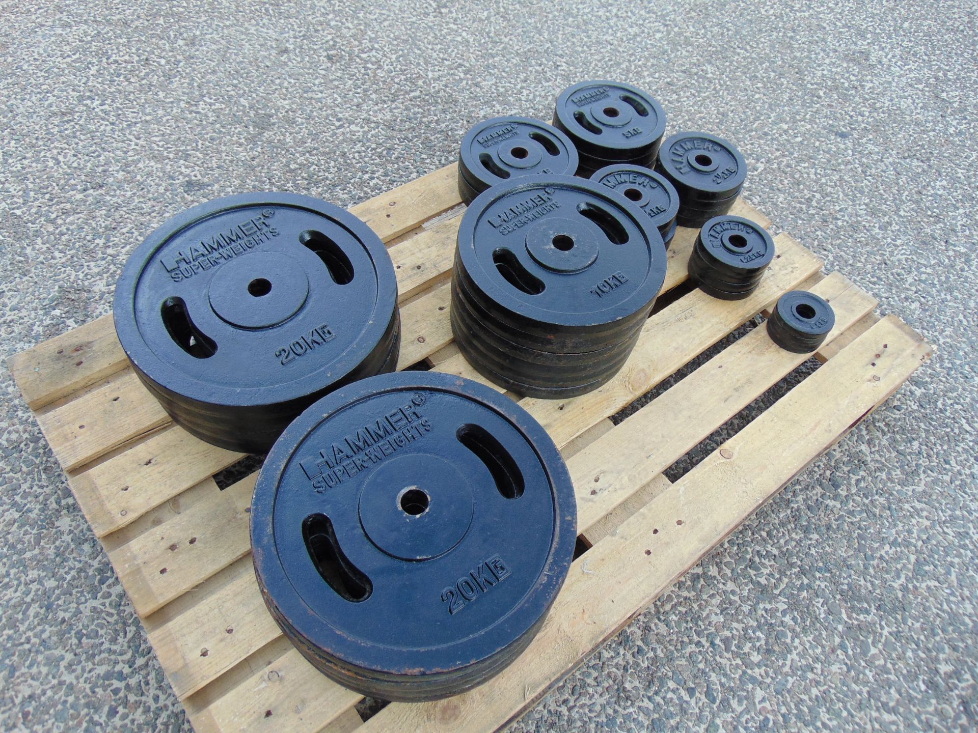 Pallet of 36 x Mixed Hammer Barbell Weight Plates - Image 2 of 11