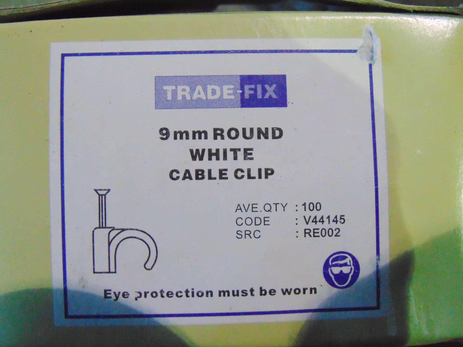 Approx 2000 9mm Round White Cable Wall Nail Clips - Image 3 of 3