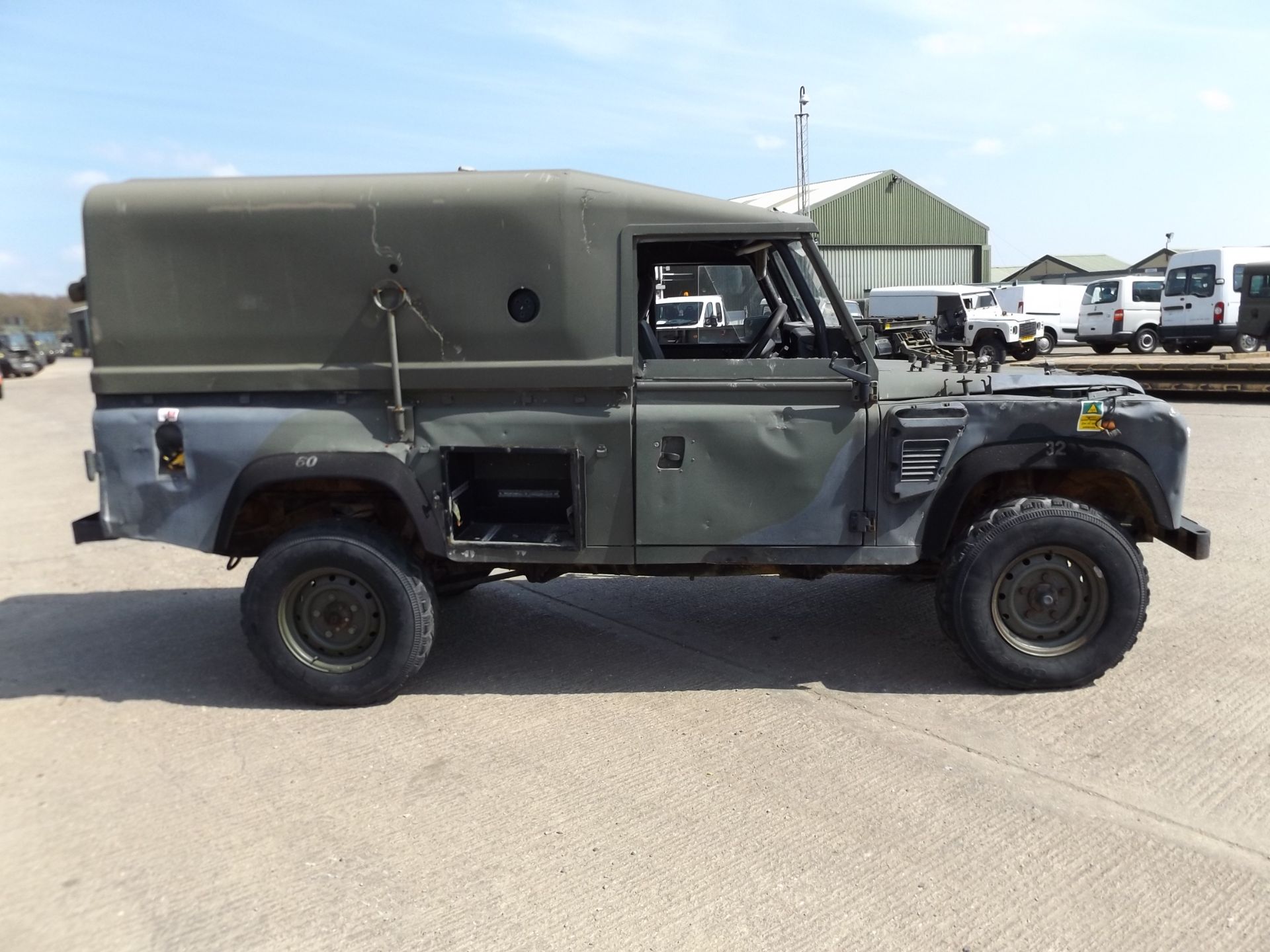 Land Rover Wolf 110 Soft Top suitable for spares or repairs - Bild 5 aus 16