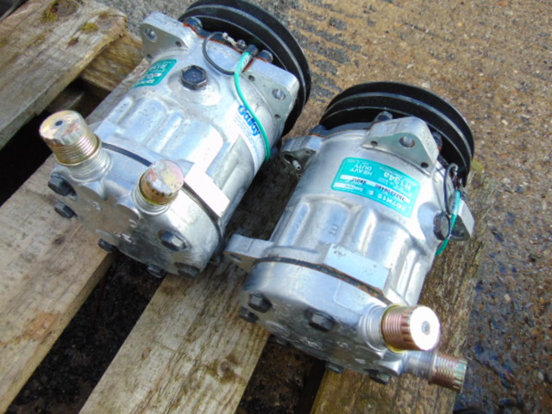 2 x Sanden SD7H15 Air Conditioning Compressor Unused - Image 2 of 4