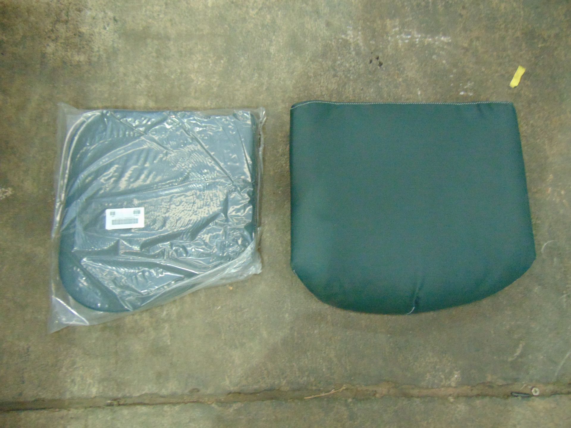 Approximately 59 x Unissued Mixed Warrior/FV Seat Cushions - Image 2 of 3