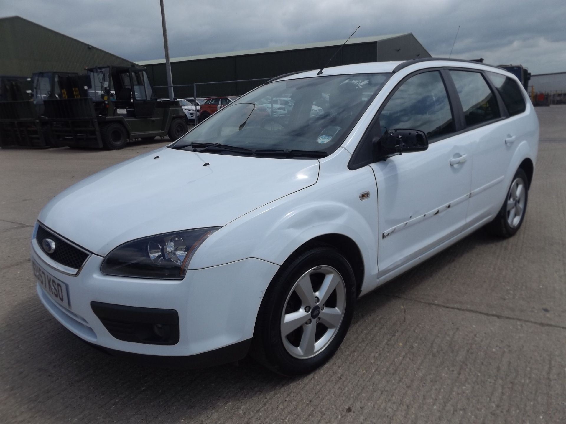 Ford Focus 1.8TDCi Estate - Image 3 of 19