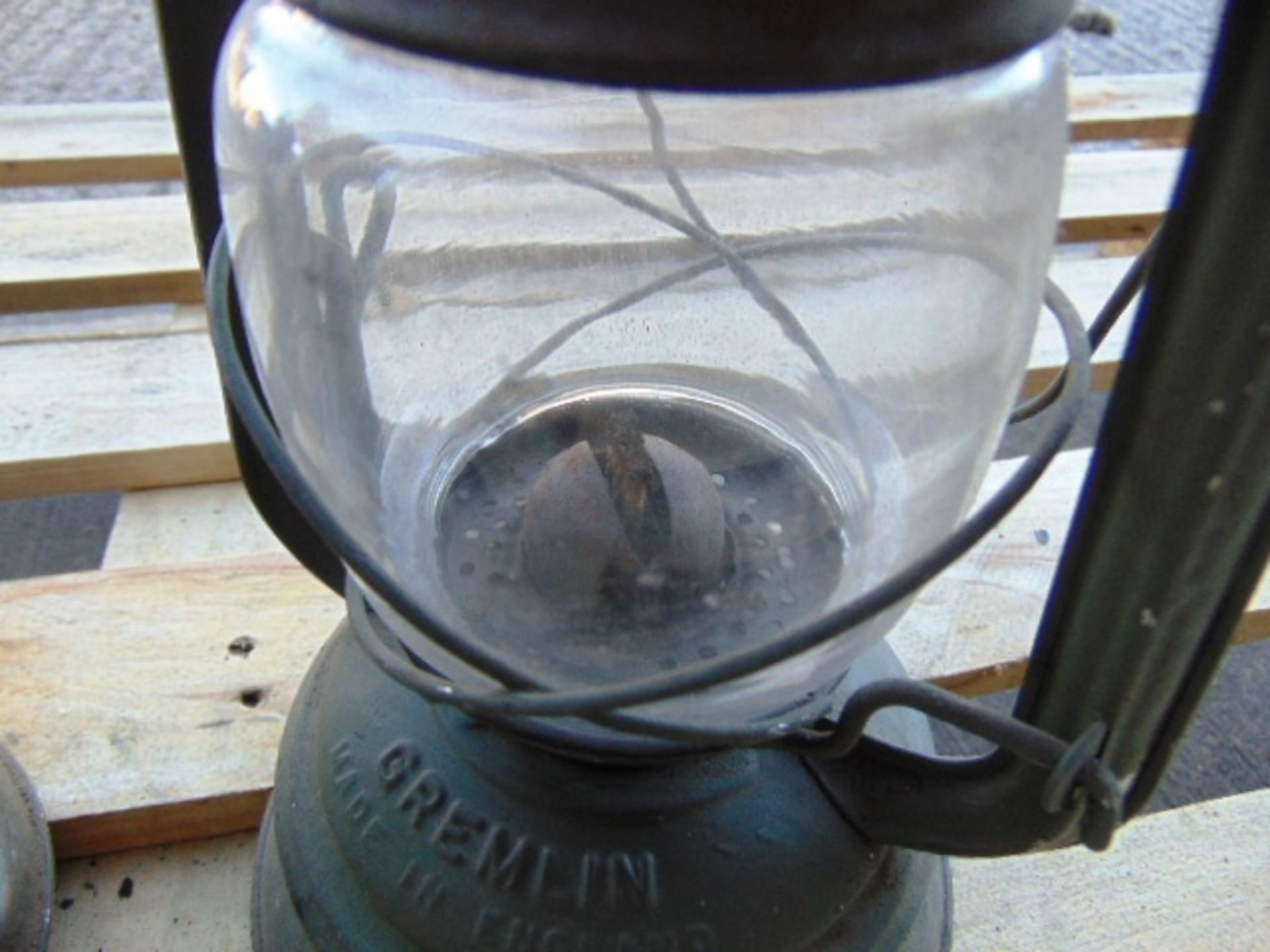 2 x Vintage Gremlin Hurricane Lamps - Image 4 of 6