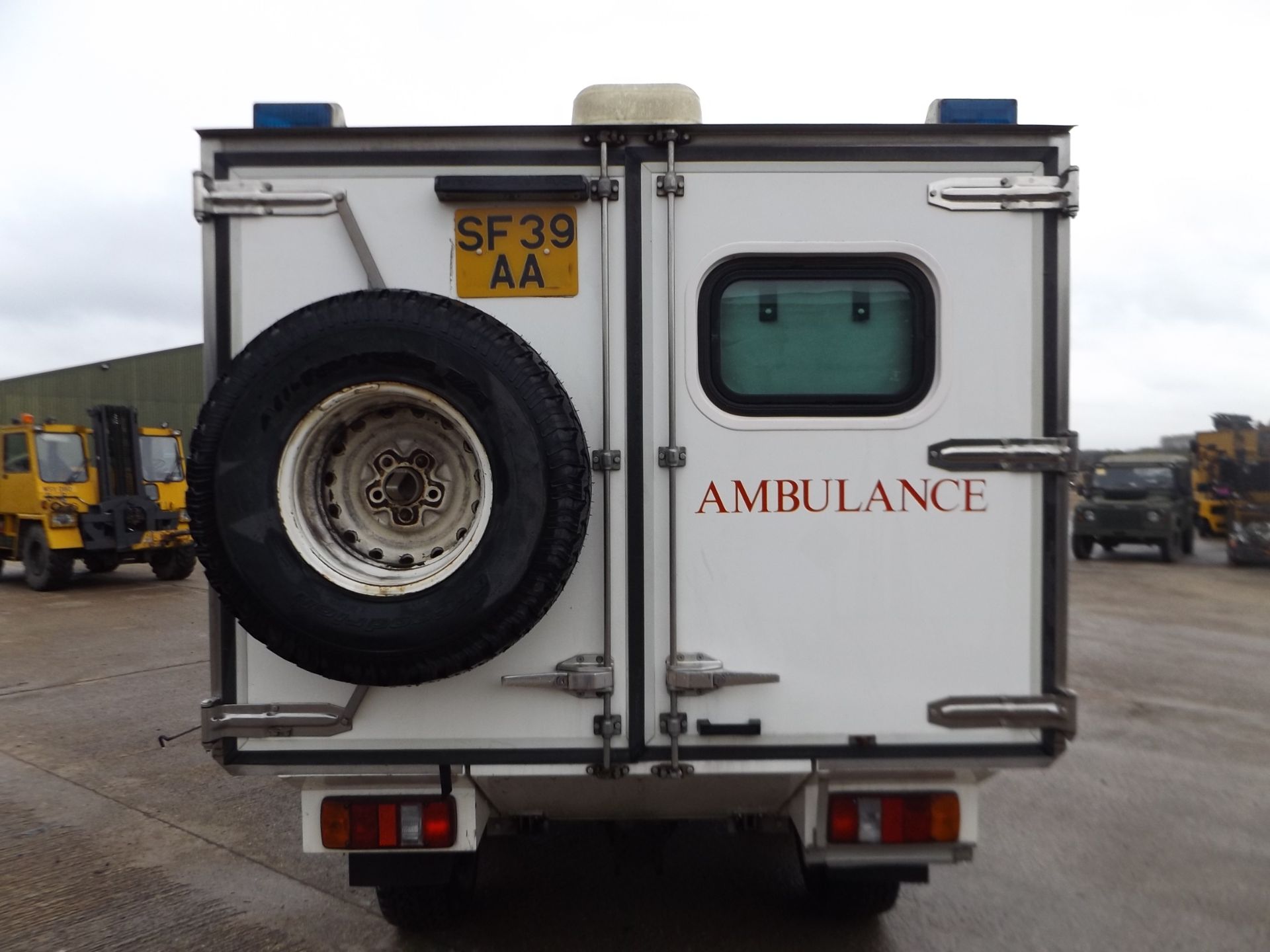 Military Specification Pinzgauer 718 6x6 Ambulance - Bild 7 aus 26